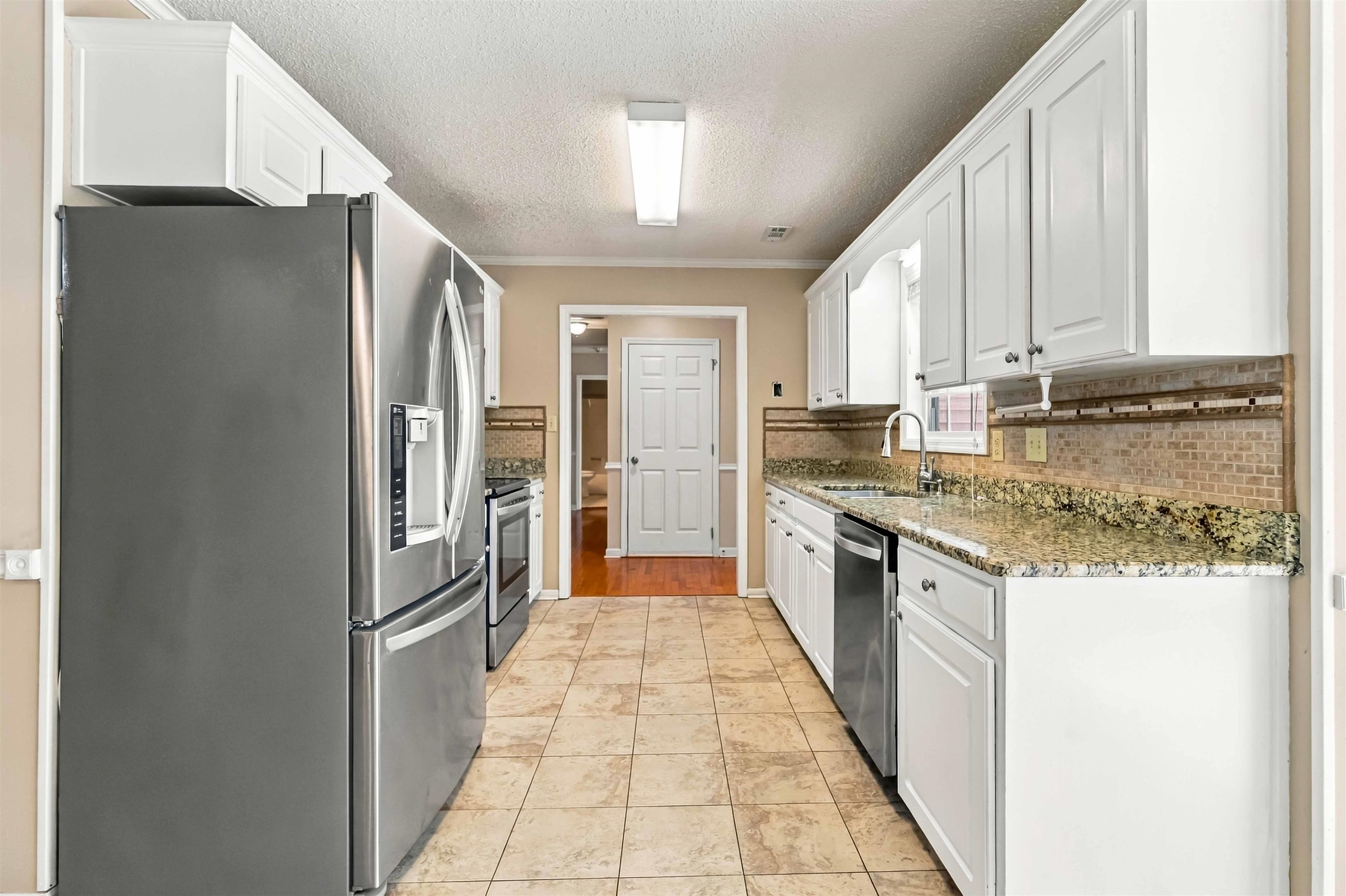 125 Woodcreek Drive Property Photo 13