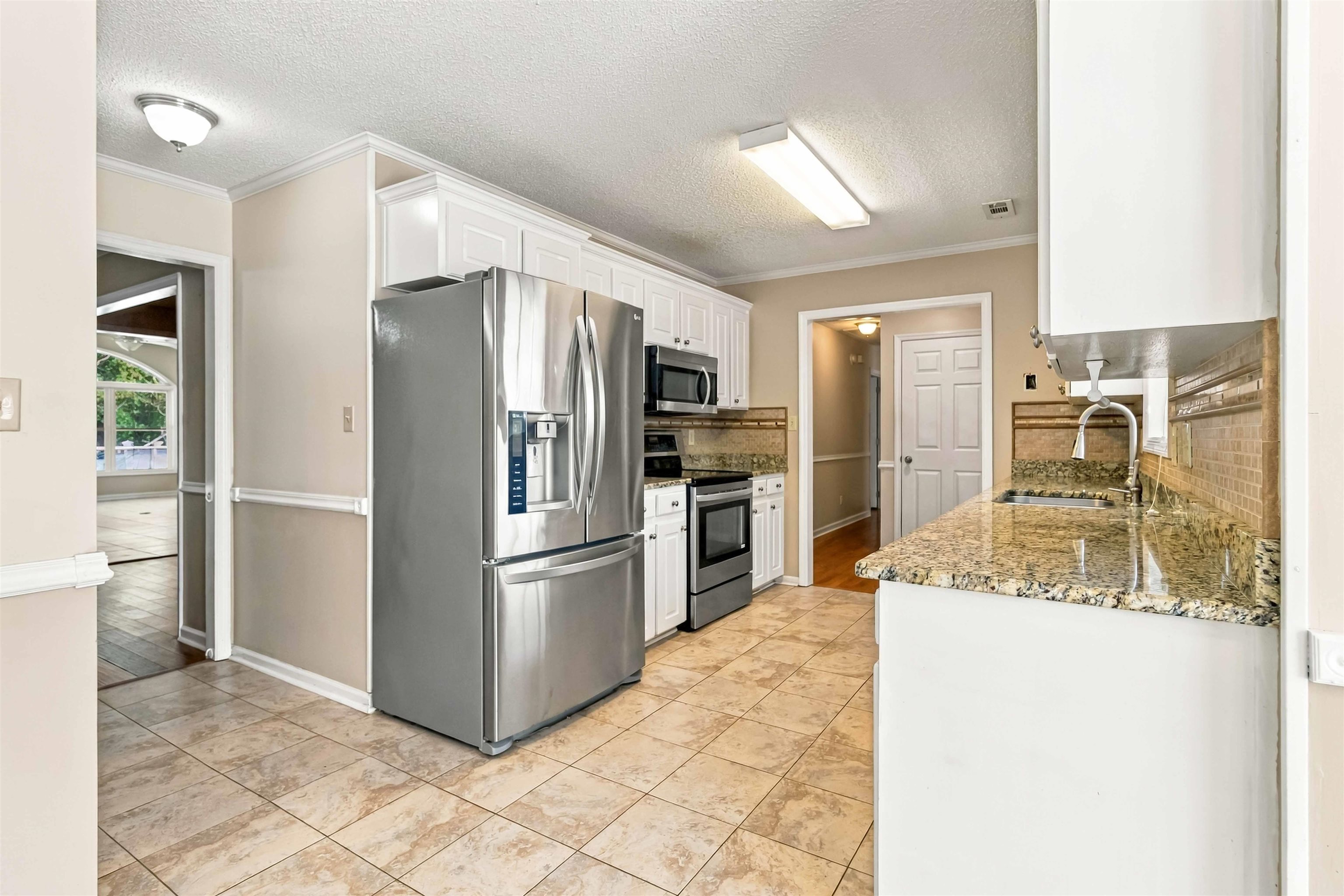 125 Woodcreek Drive Property Photo 14