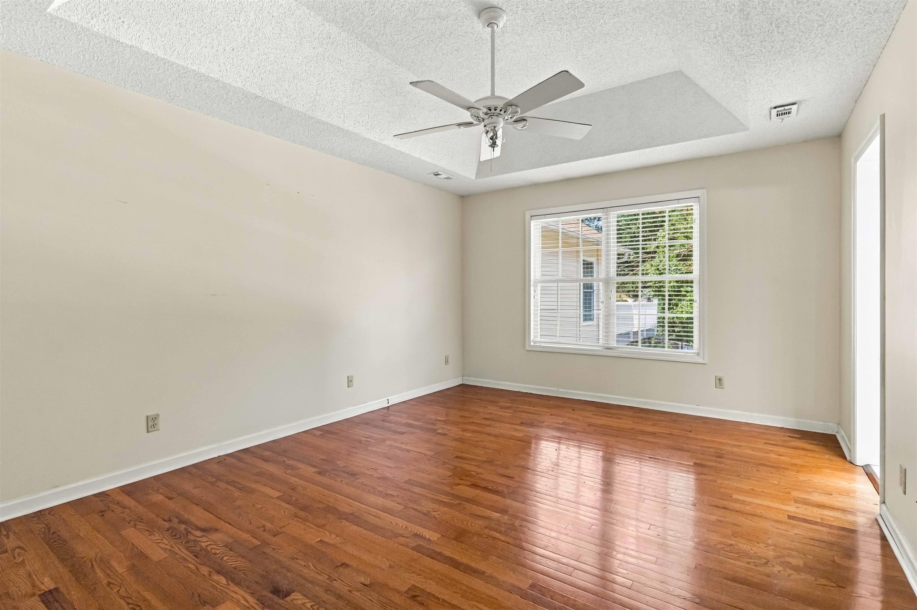 125 Woodcreek Drive Property Photo 23