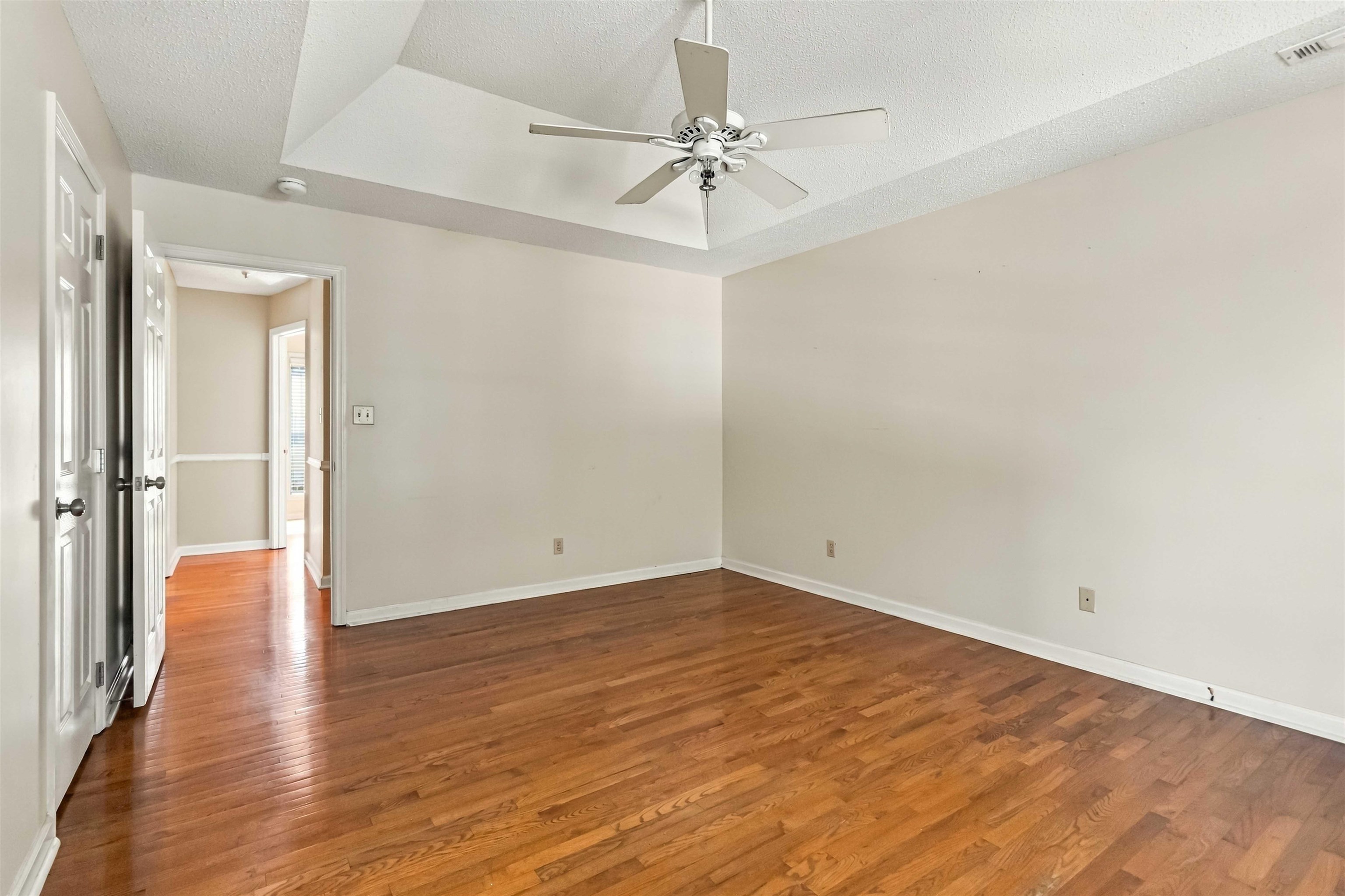 125 Woodcreek Drive Property Photo 24