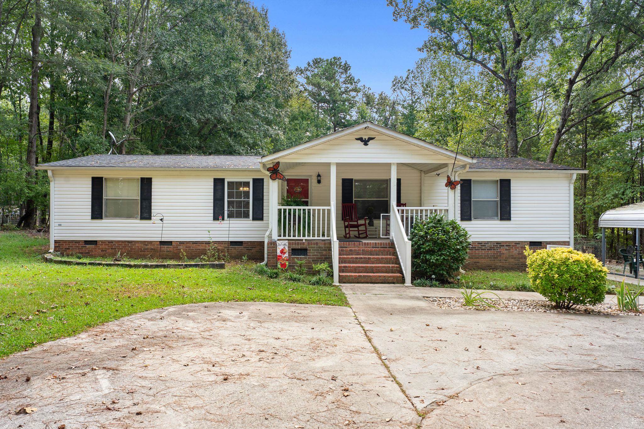 695 Miller Road Property Photo 1