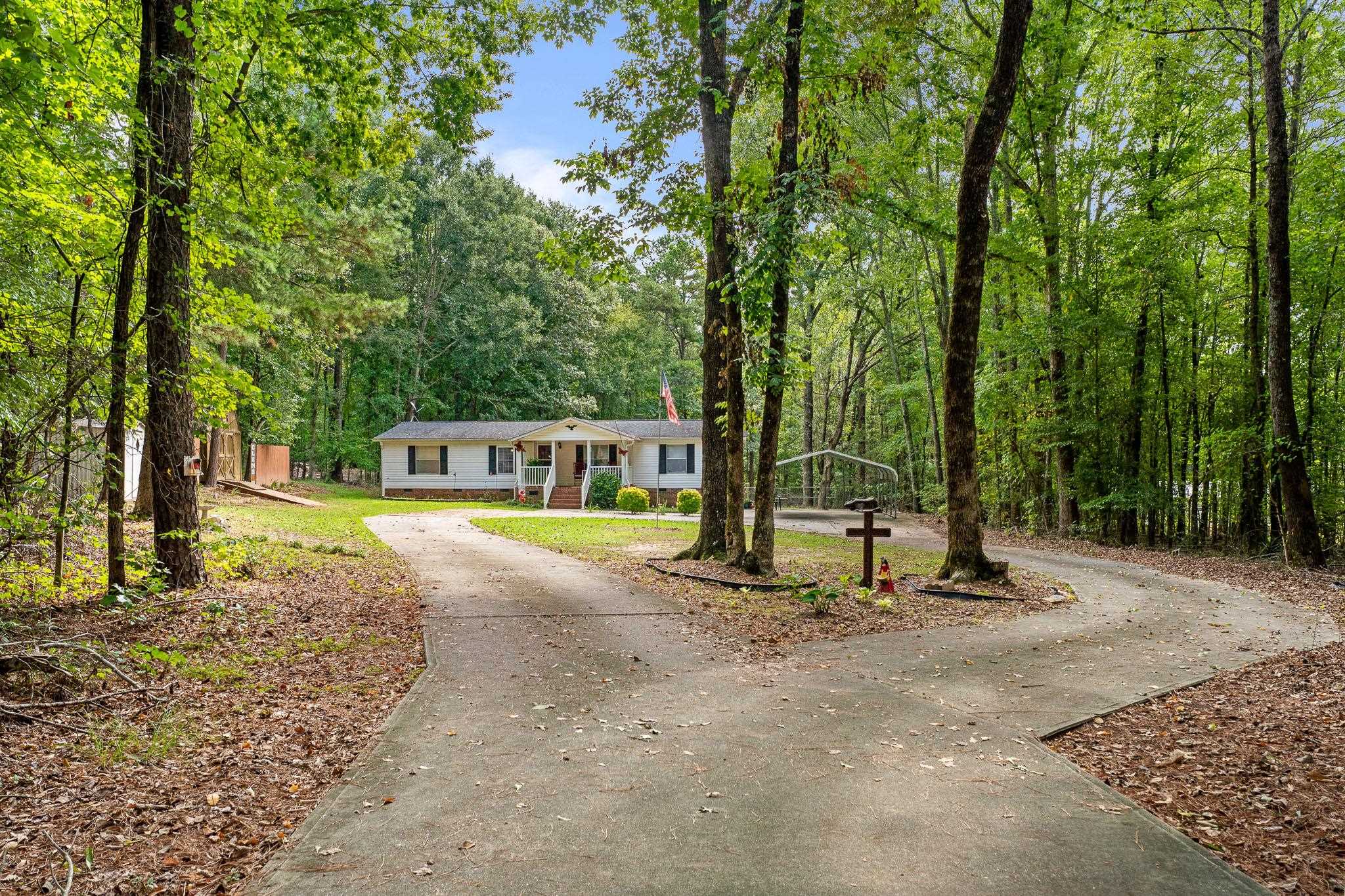 695 Miller Road Property Photo 2