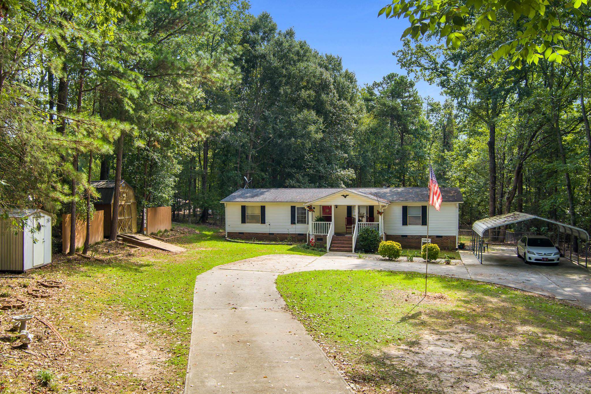 695 Miller Road Property Photo 3