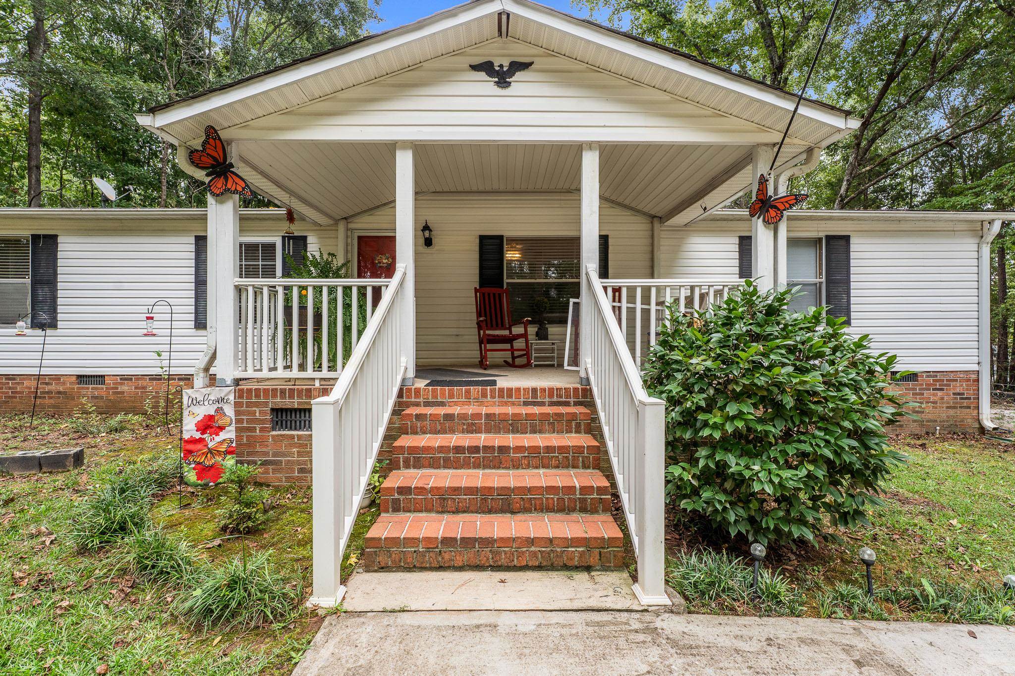 695 Miller Road Property Photo 6