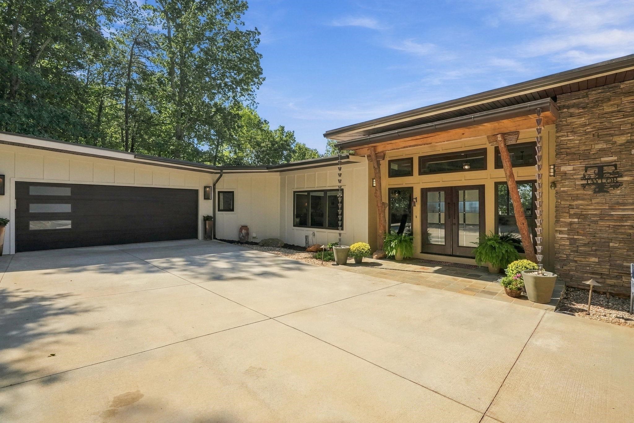 1133 Altamont Road Property Photo 2