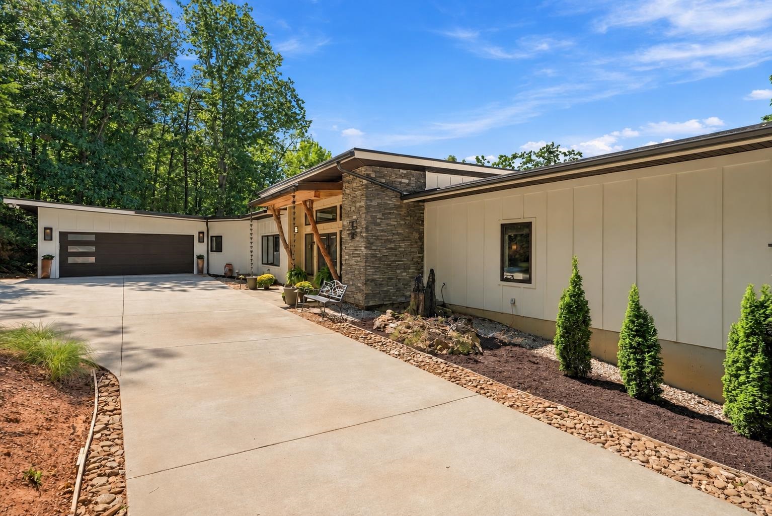 1133 Altamont Road Property Photo 3