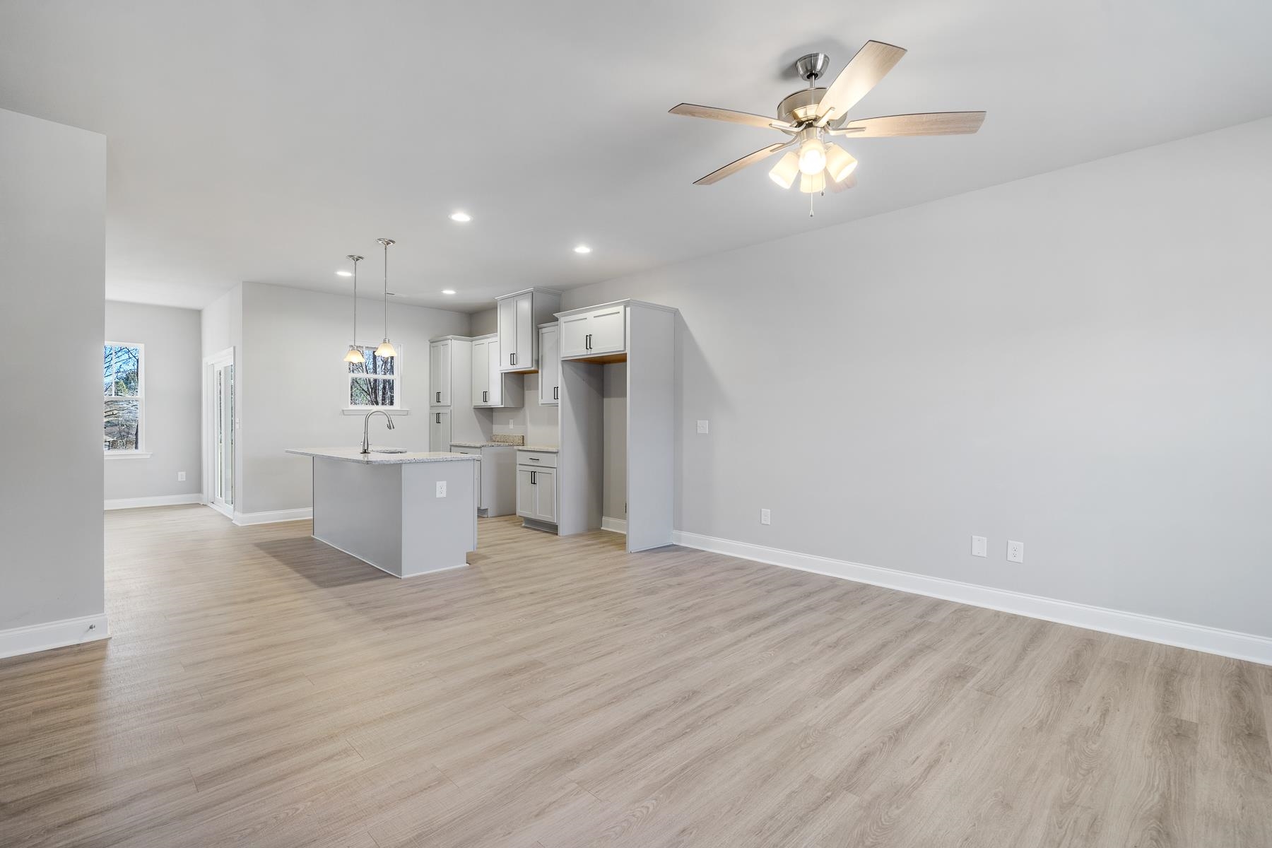628 Forest Creek Circle Property Photo 3