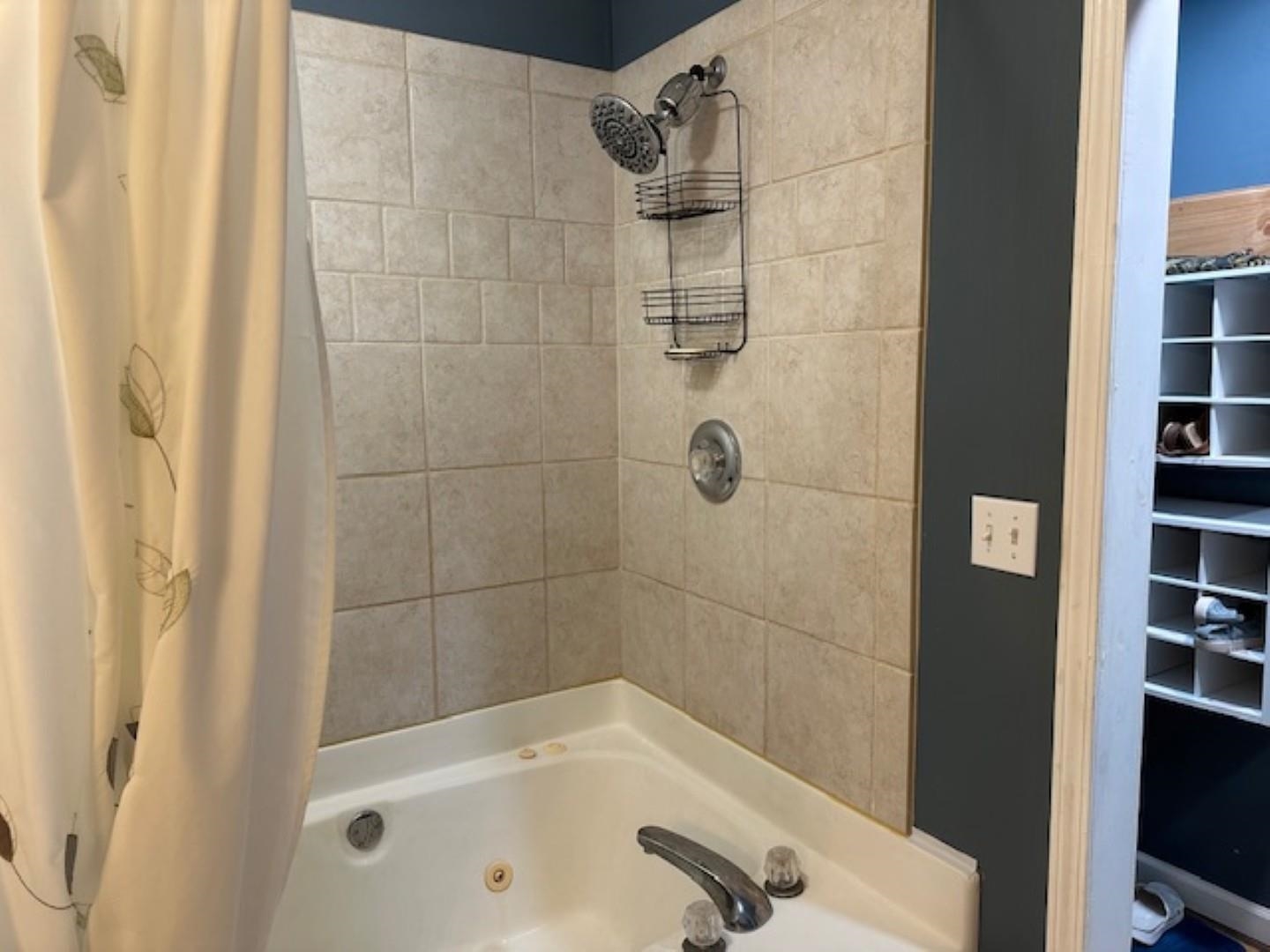 1095 E Prince Road Property Photo 13