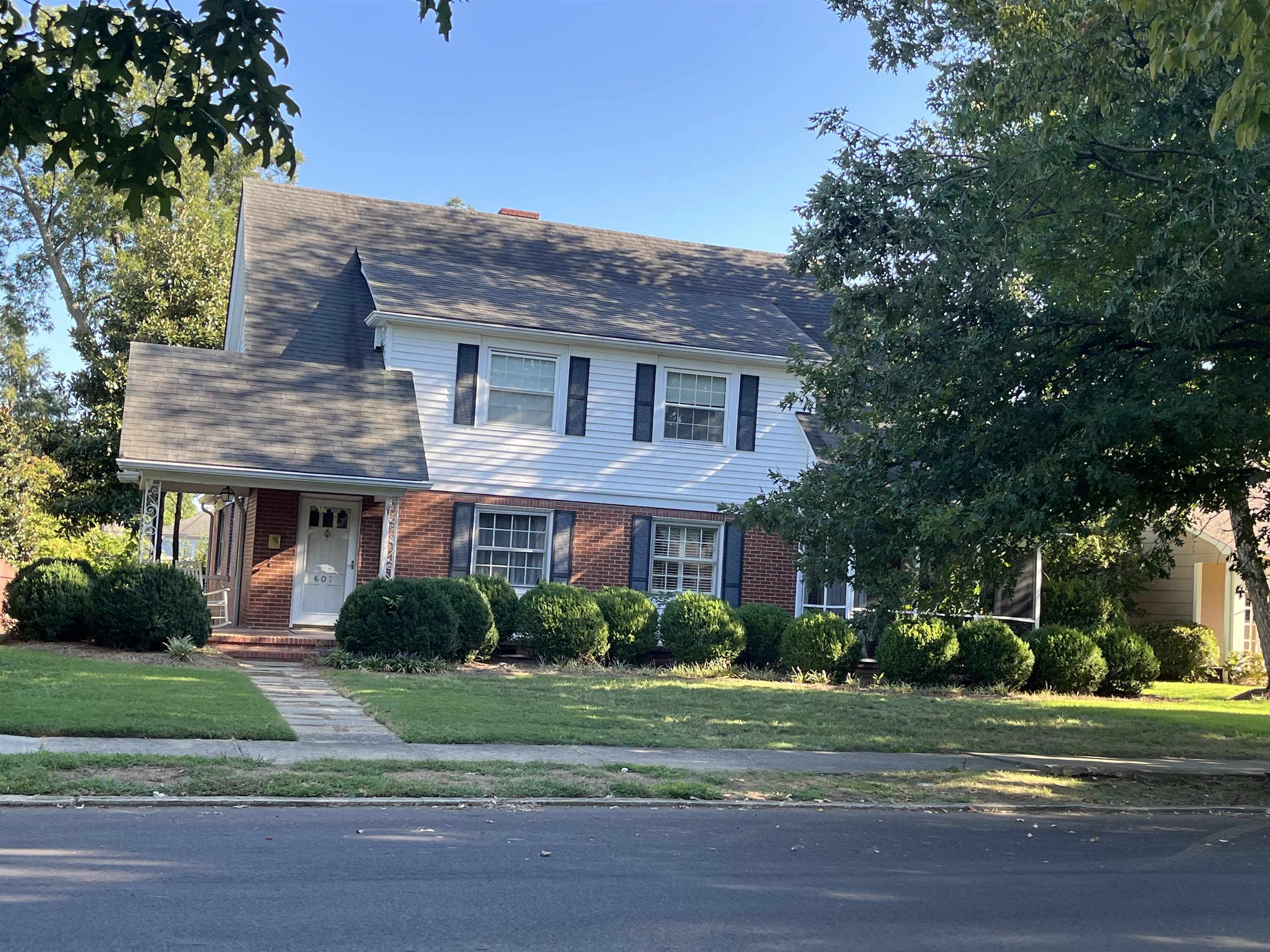 607 Otis Boulevard Property Photo 1