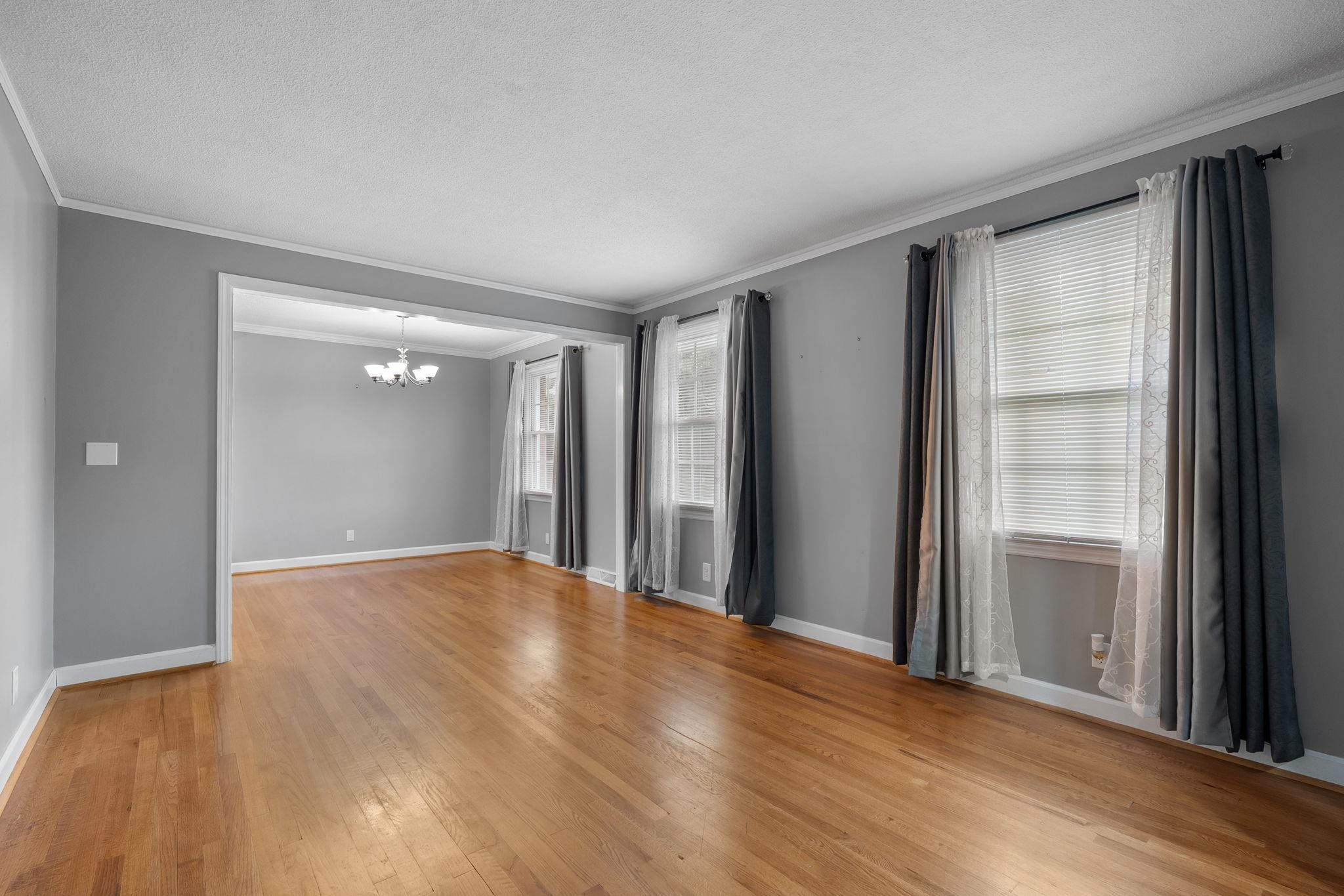 300 N Green Street Property Photo 10