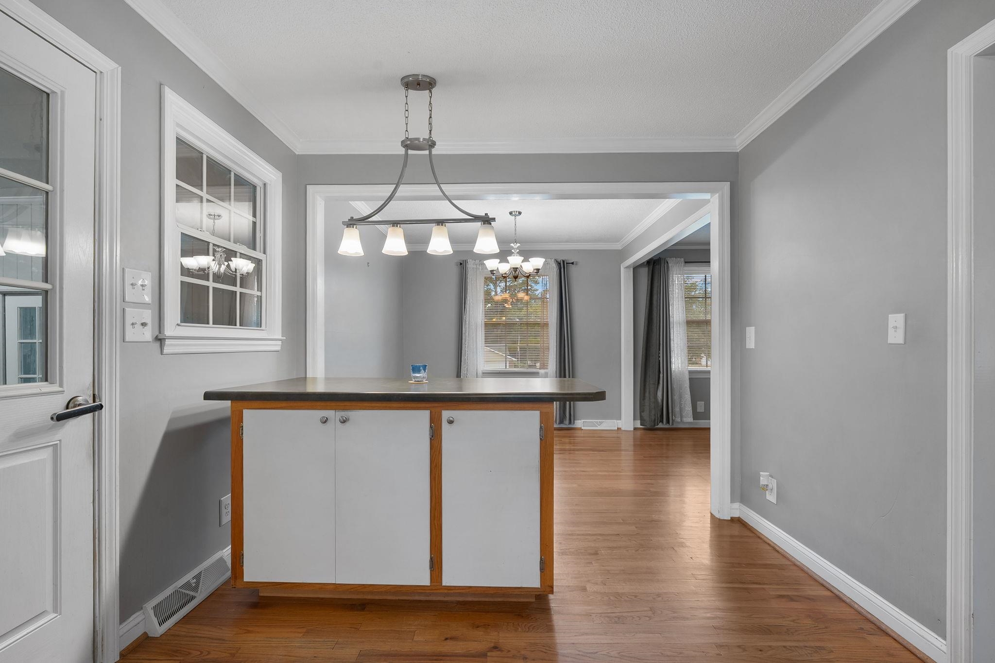 300 N Green Street Property Photo 13
