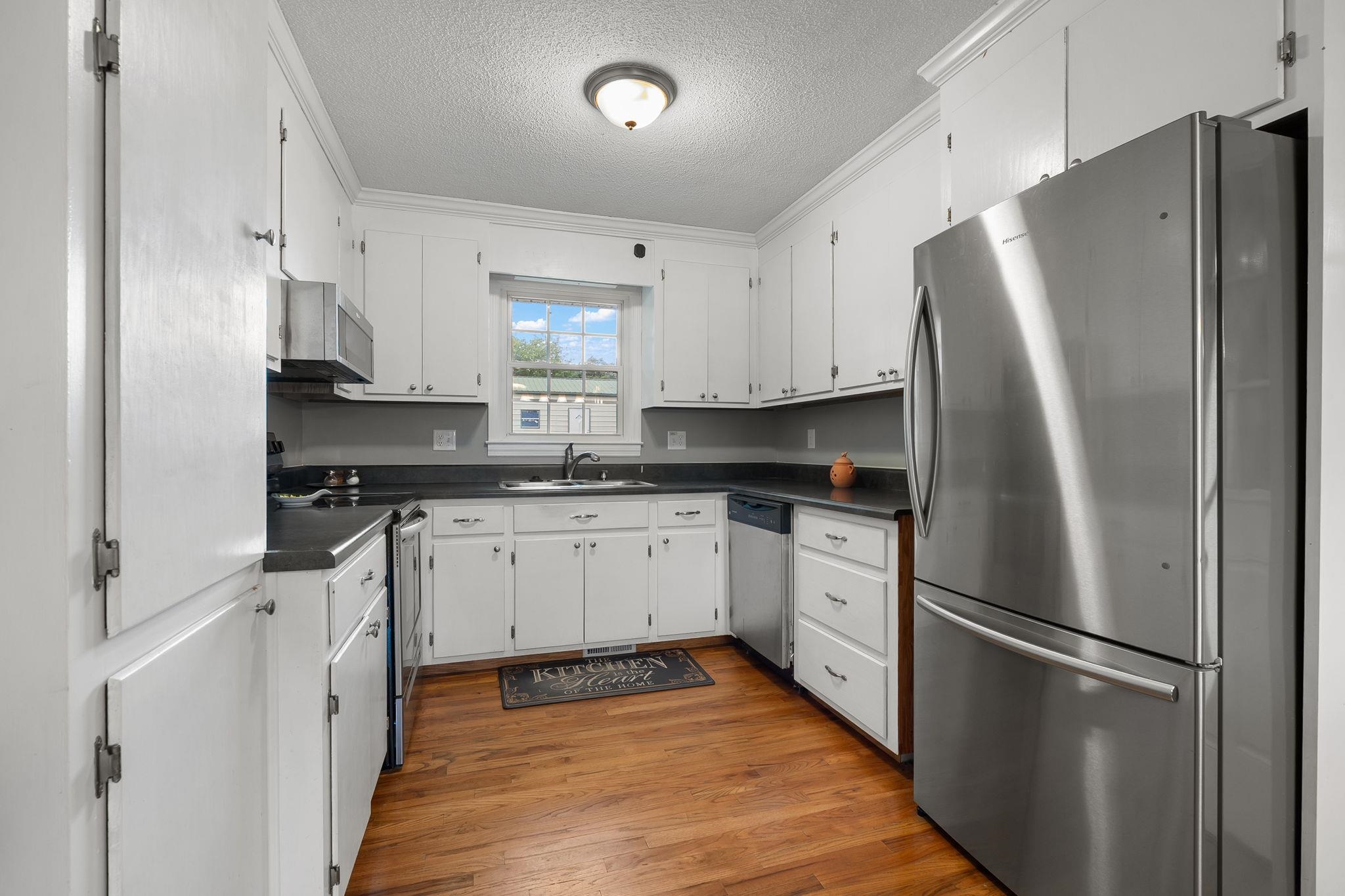 300 N Green Street Property Photo 14