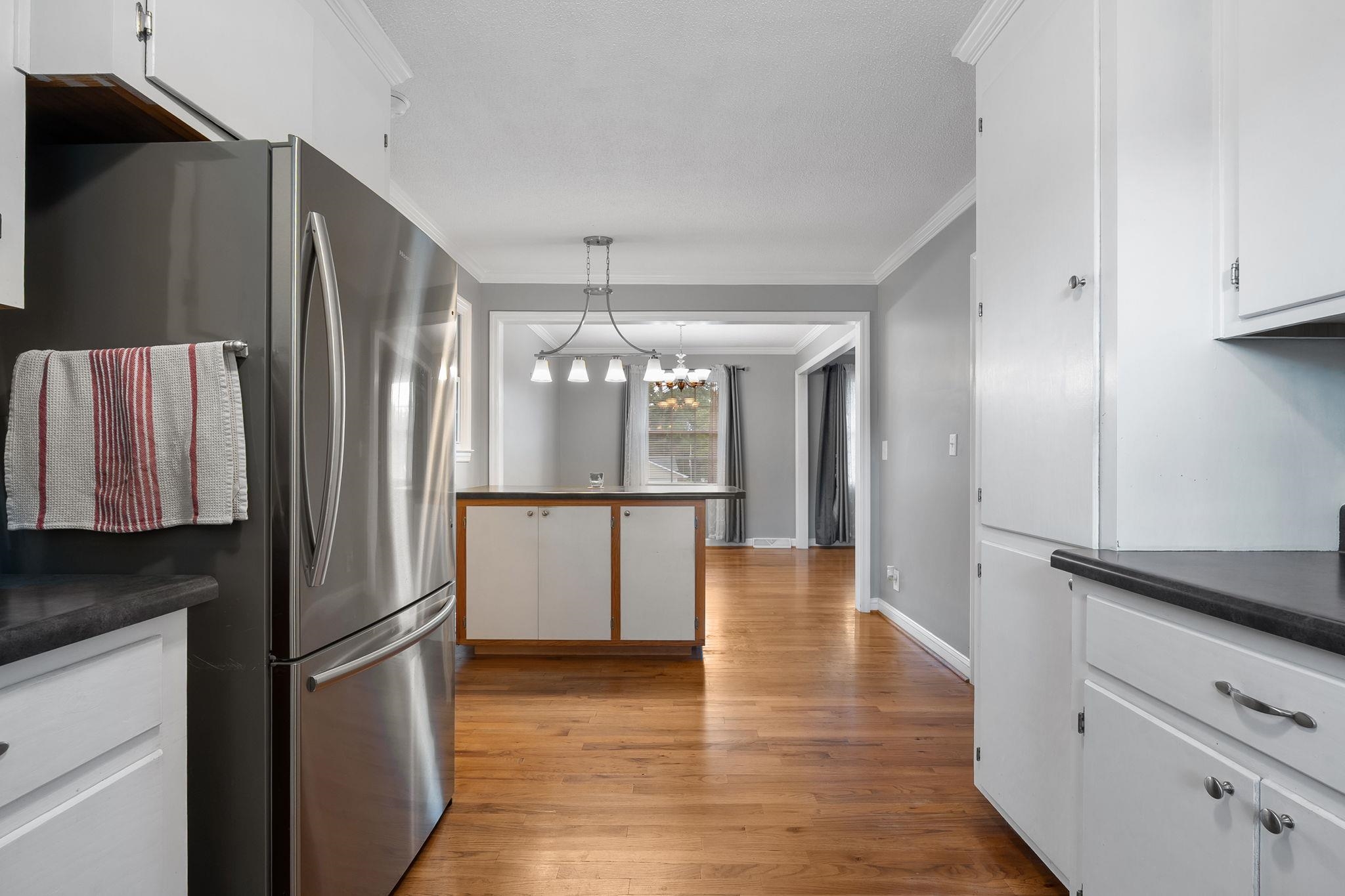 300 N Green Street Property Photo 17
