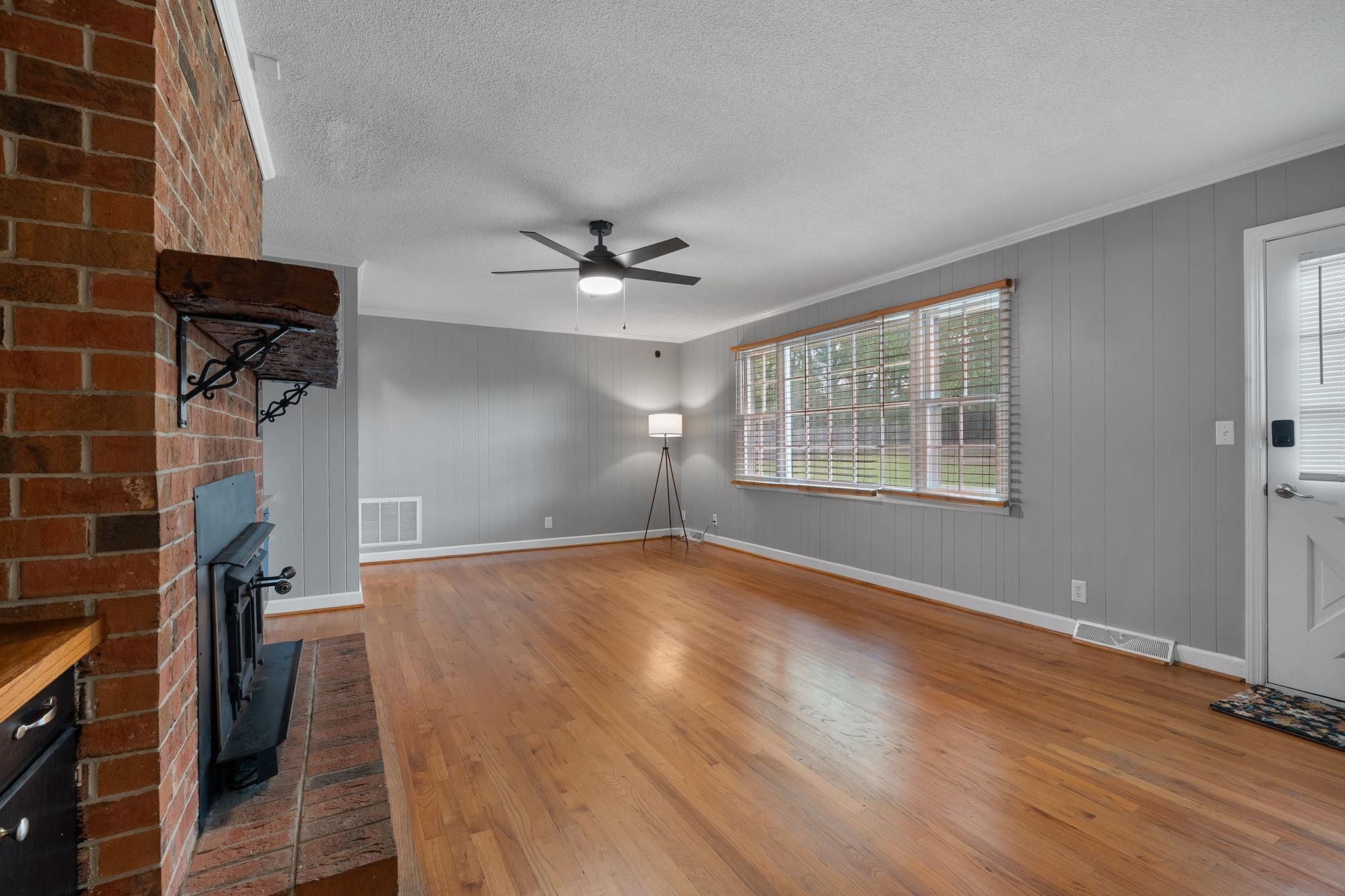 300 N Green Street Property Photo 19