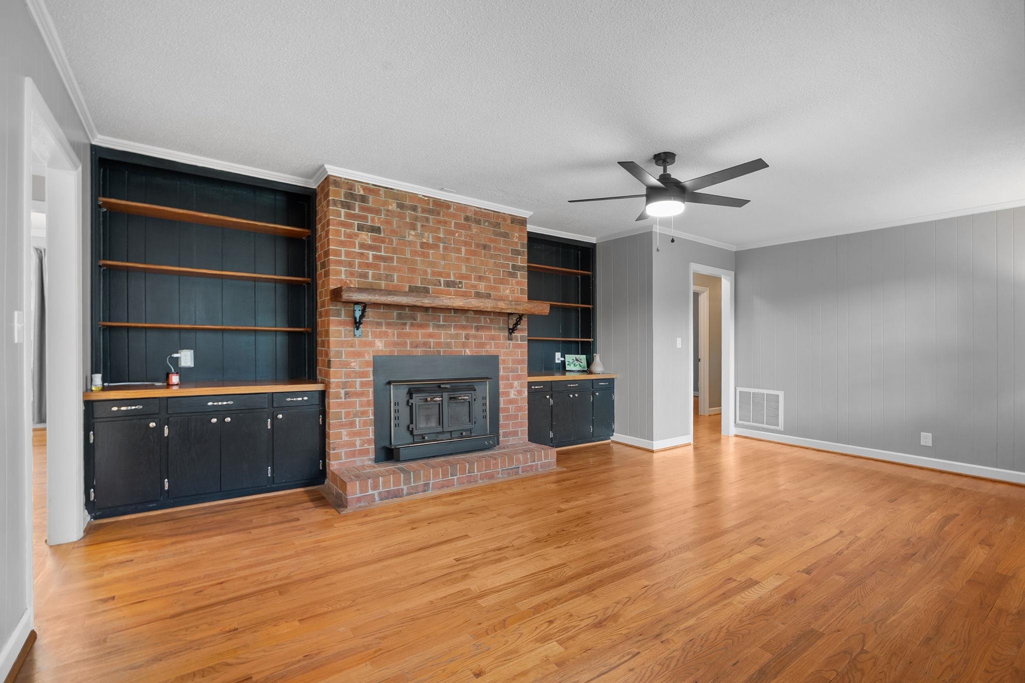 300 N Green Street Property Photo 20