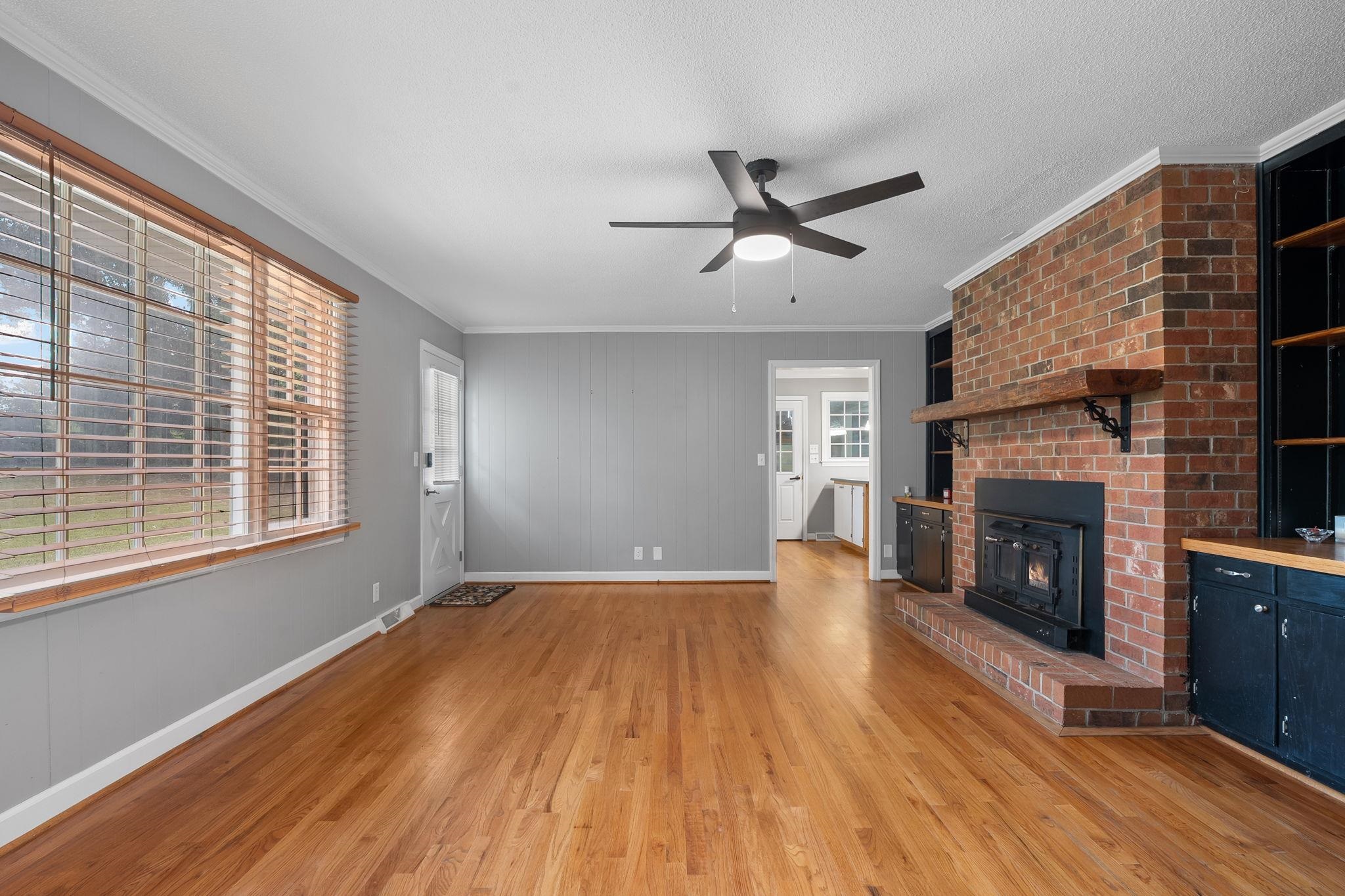 300 N Green Street Property Photo 23