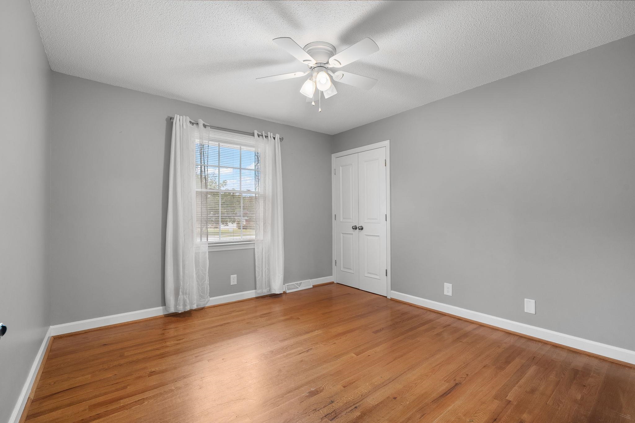 300 N Green Street Property Photo 24