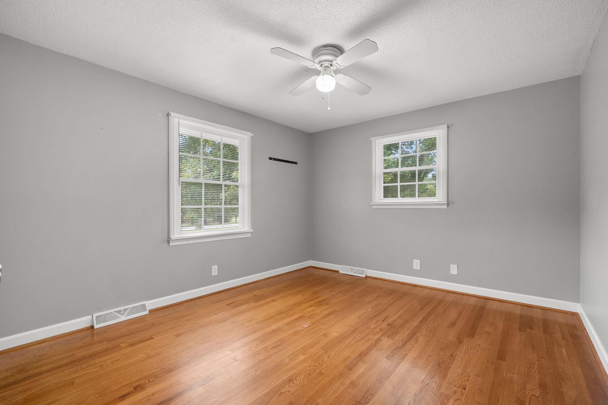 300 N Green Street Property Photo 28