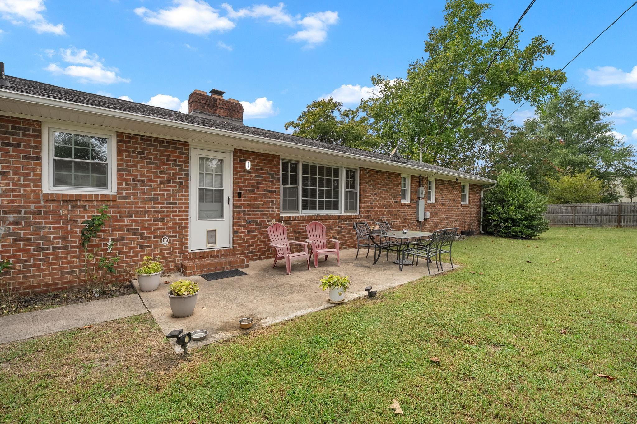 300 N Green Street Property Photo 36