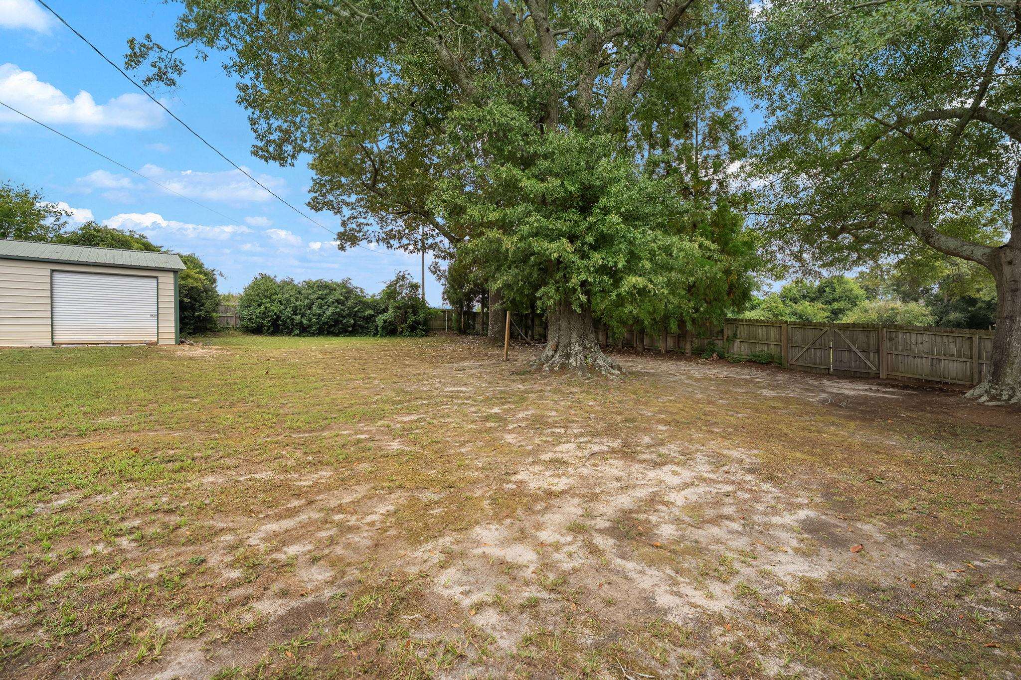 300 N Green Street Property Photo 38