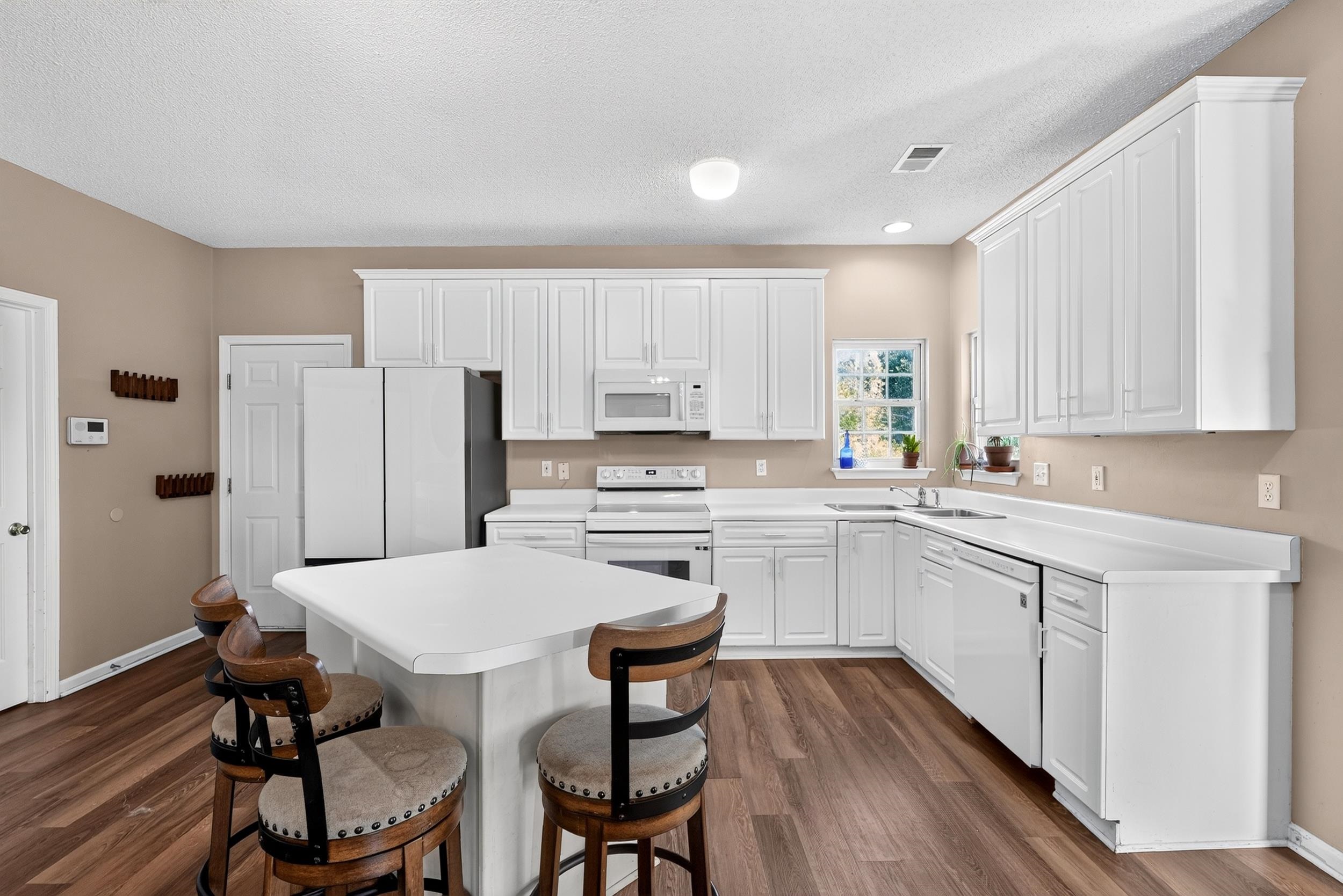 406 Rosehaven Way Property Photo 11