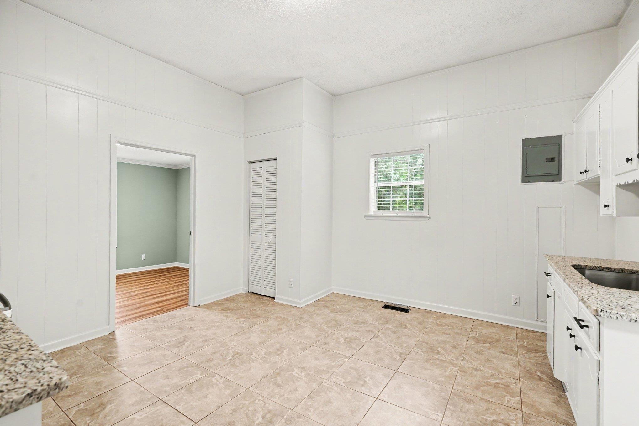 709 Maywood Street Property Photo 14