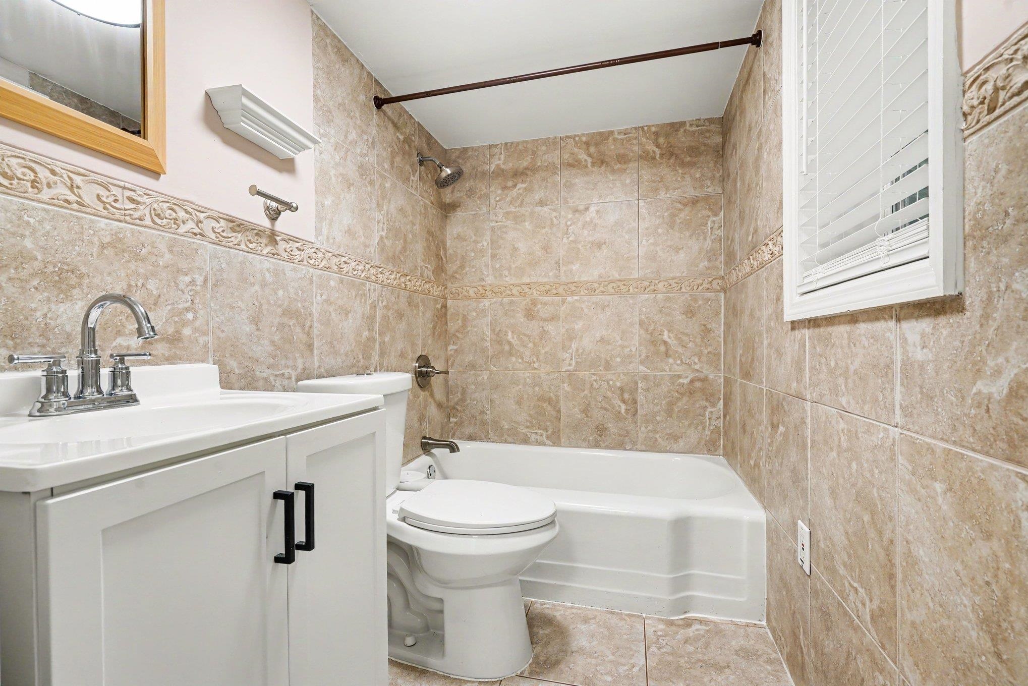 709 Maywood Street Property Photo 25