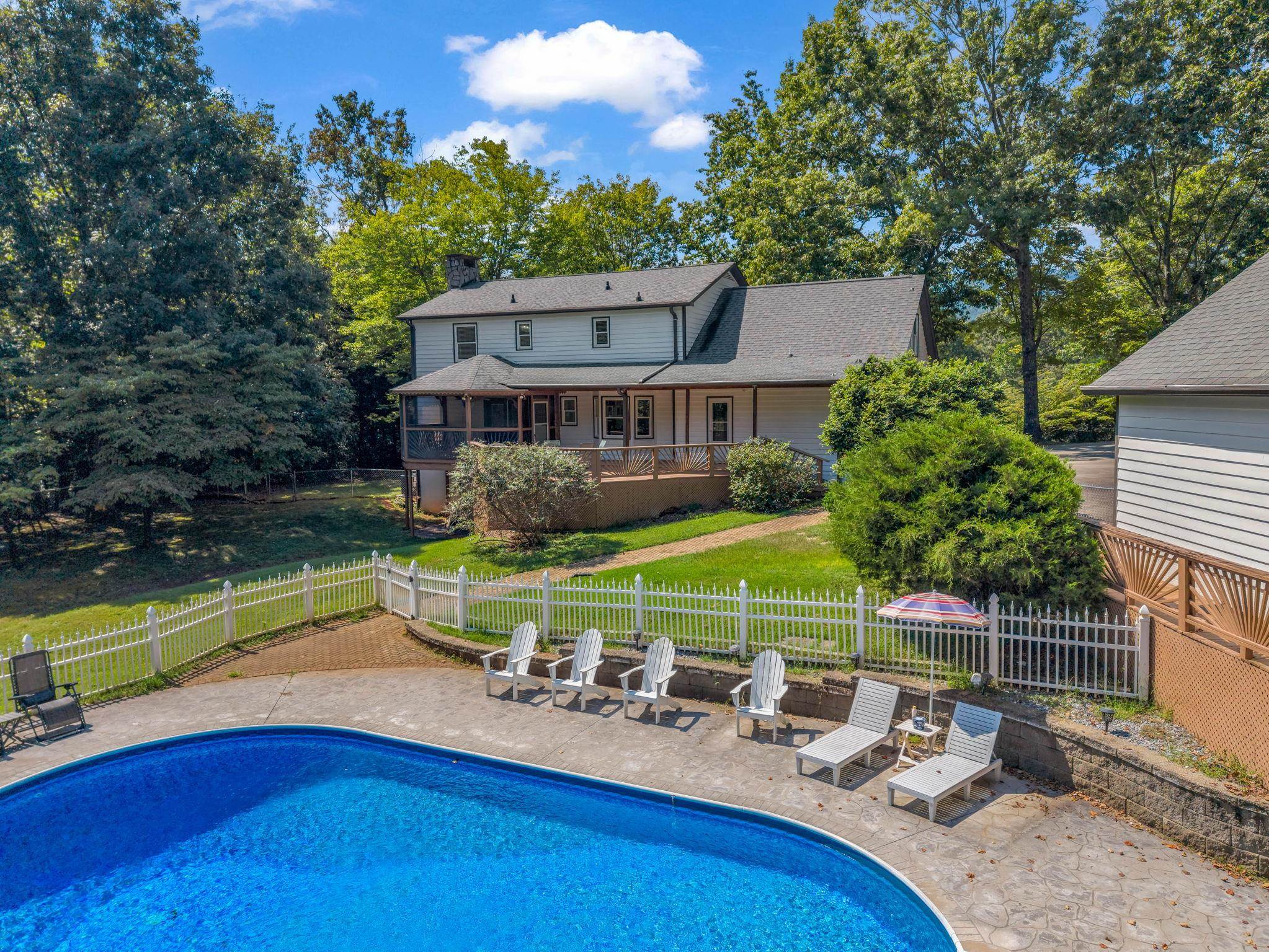 215 Hillcrest Property Photo 35