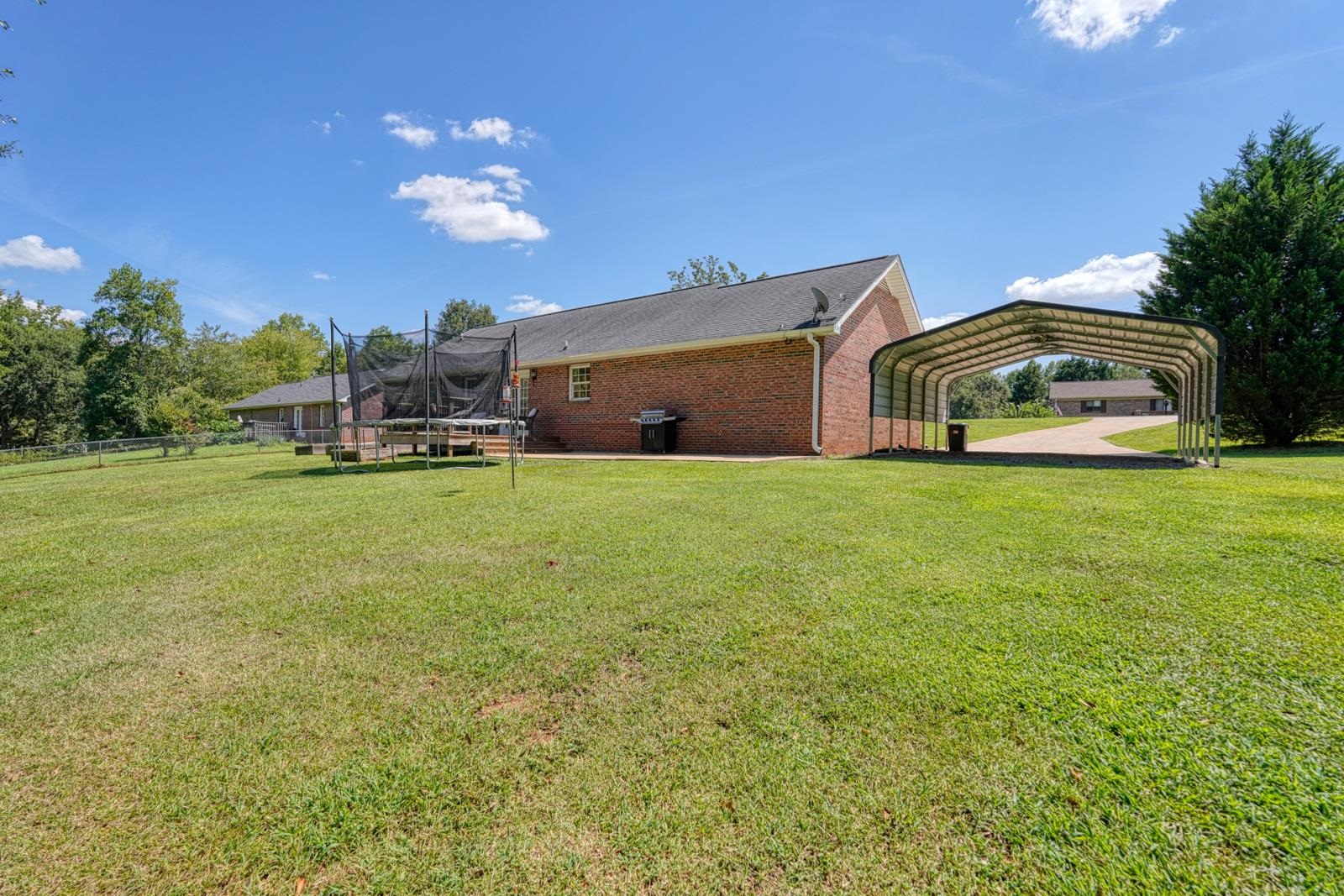 234 Holmes Dr Property Photo 35