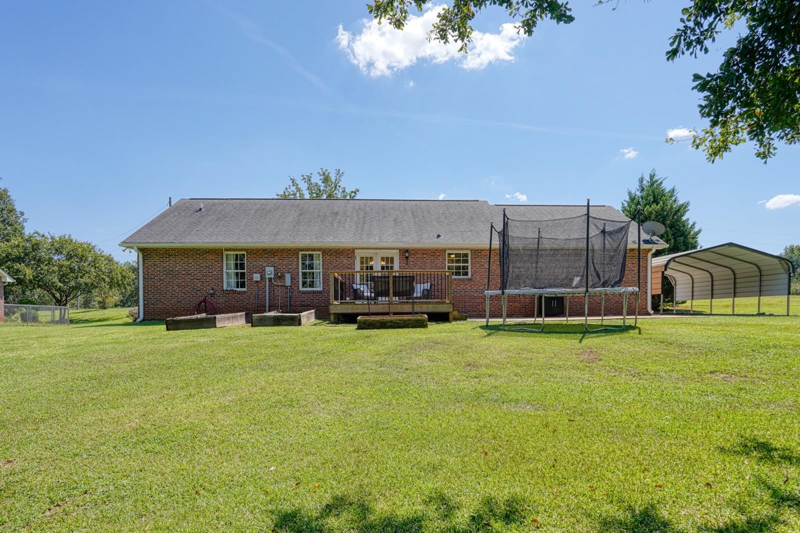 234 Holmes Dr Property Photo 36