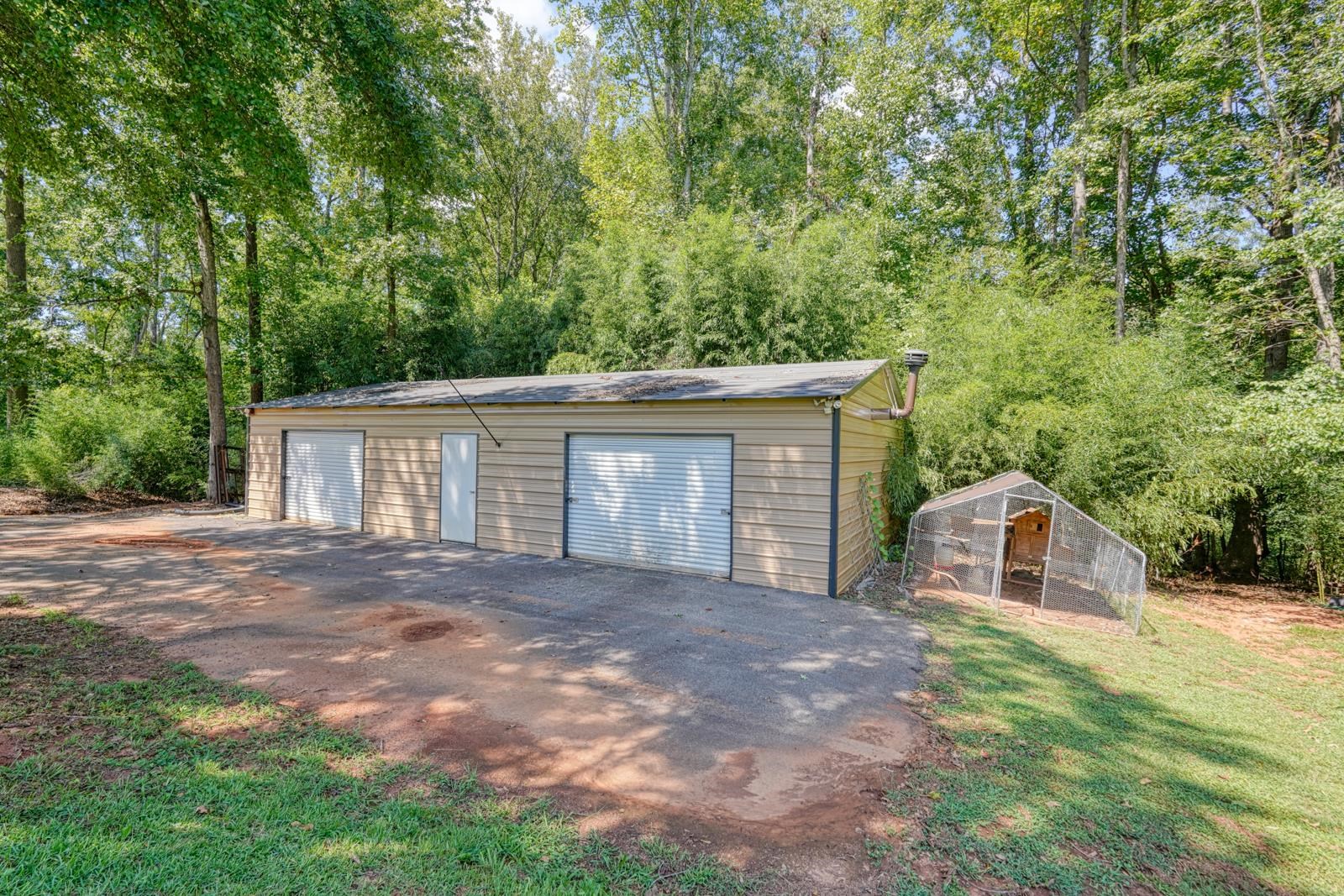 234 Holmes Dr Property Photo 37
