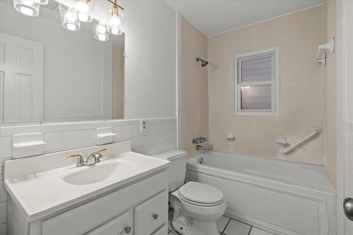 162 Lincoln Drive Property Photo 9