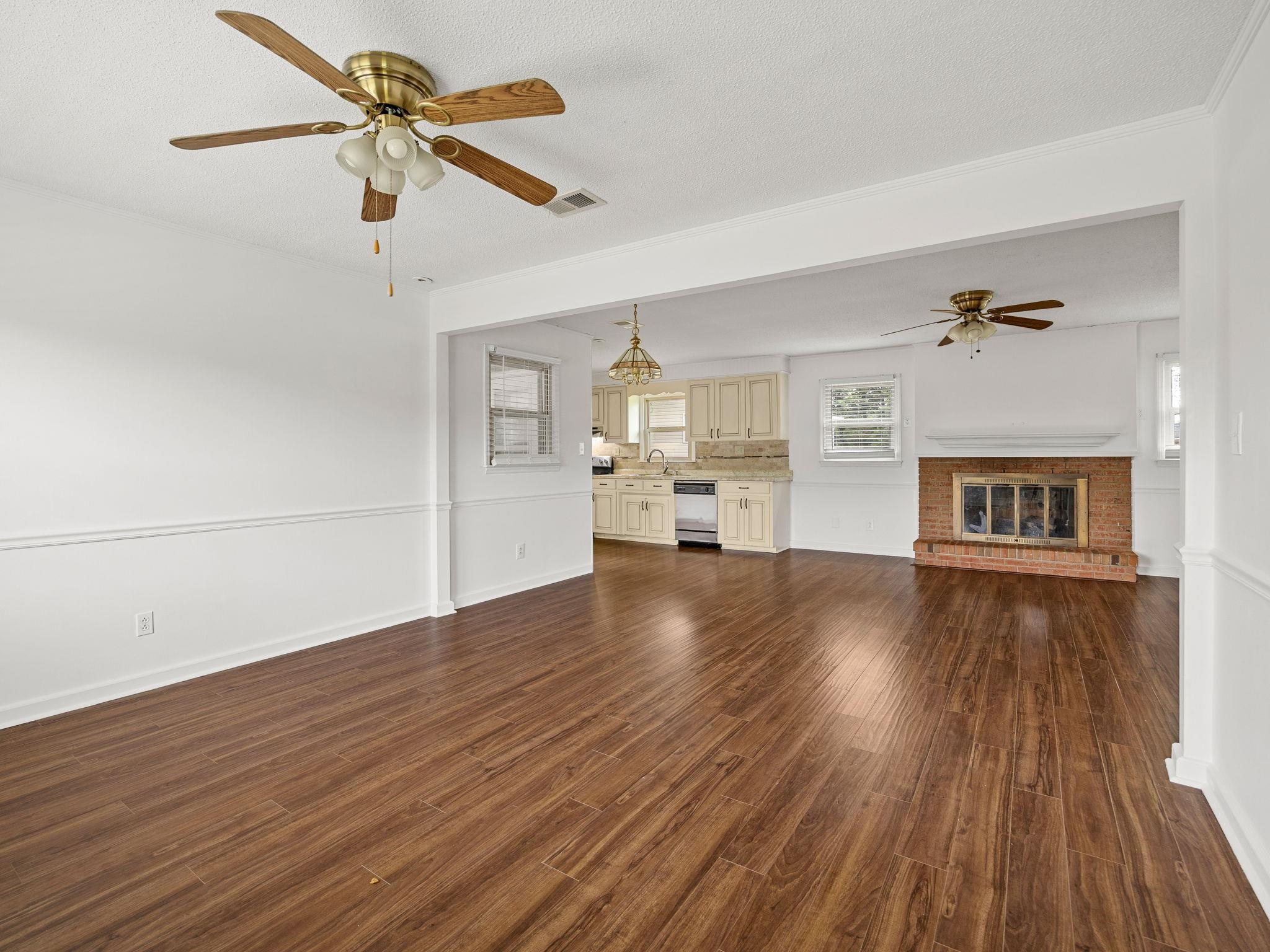 128 Twin Creek Drive Property Photo 13