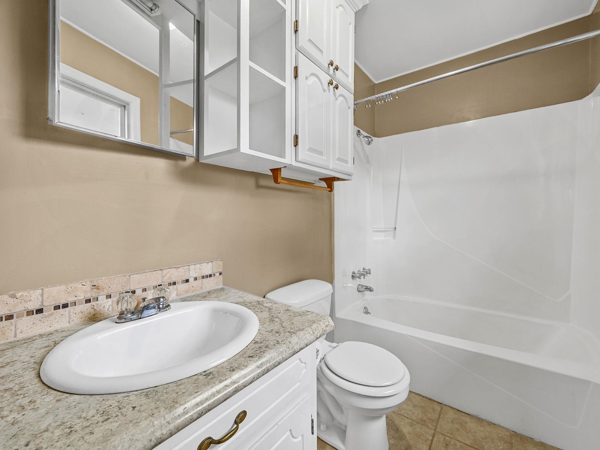 128 Twin Creek Drive Property Photo 21