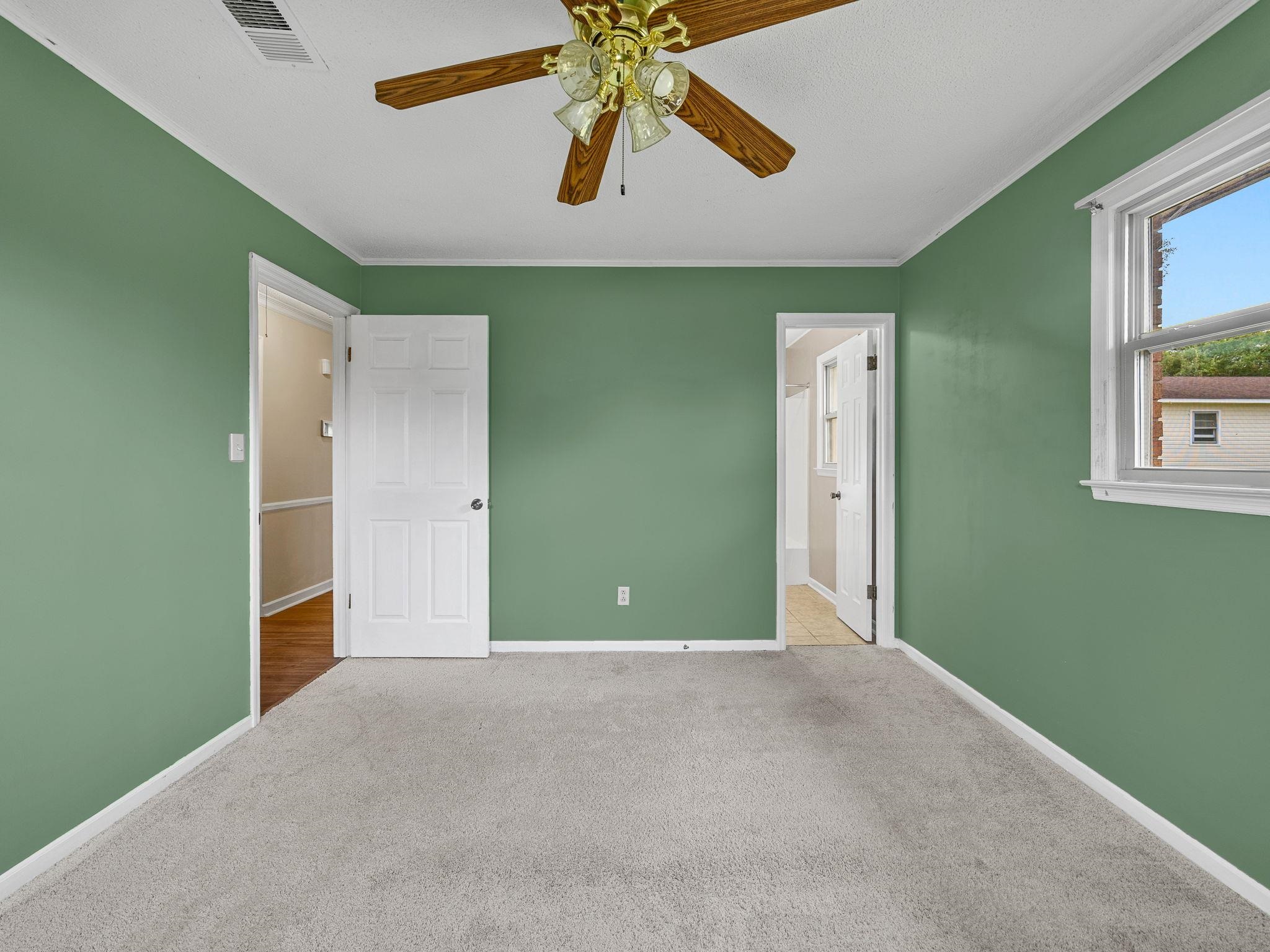 128 Twin Creek Drive Property Photo 22