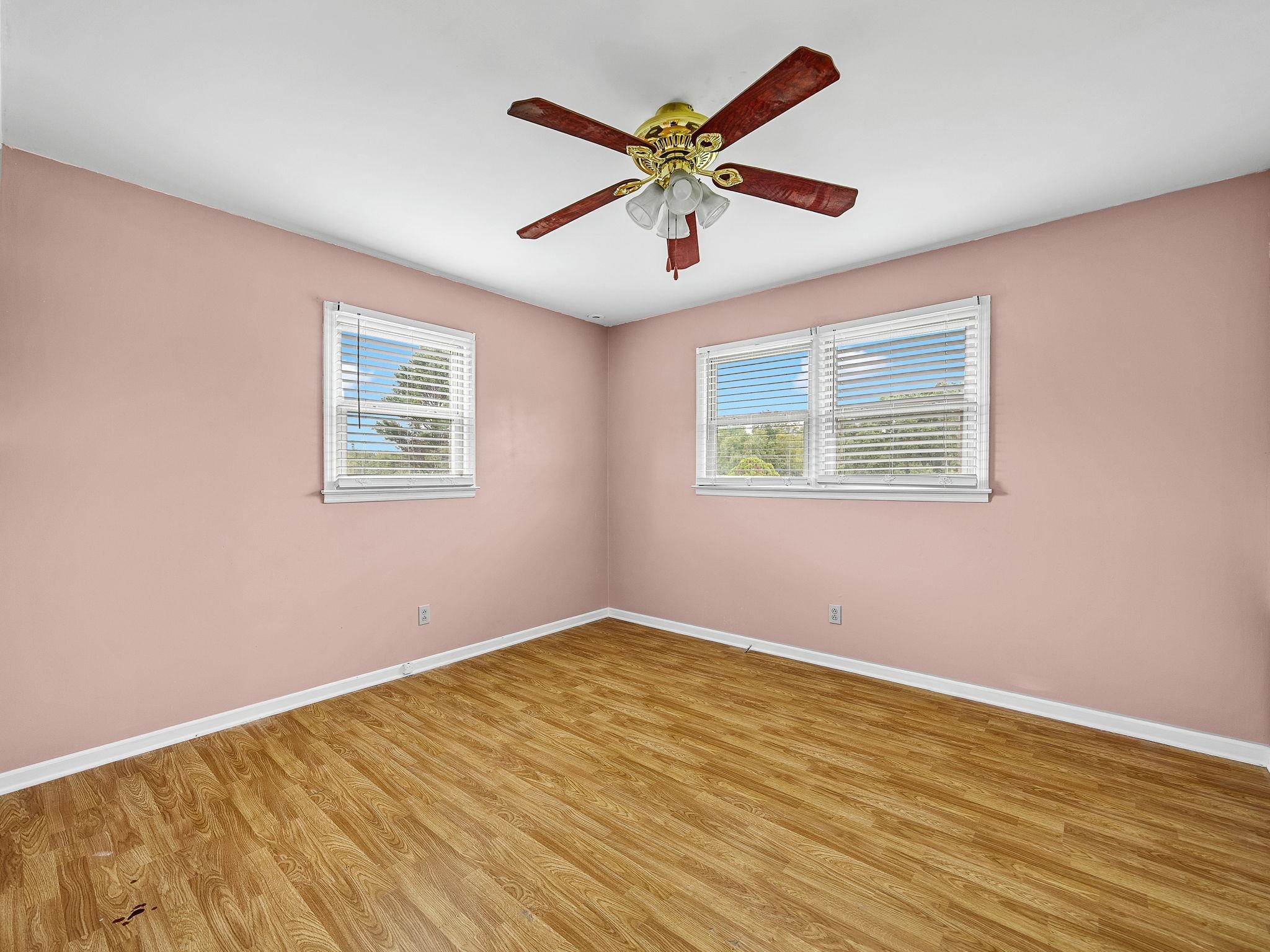 128 Twin Creek Drive Property Photo 23