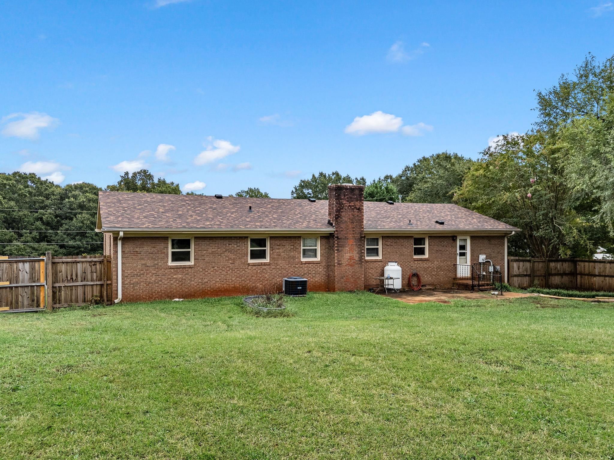 128 Twin Creek Drive Property Photo 32