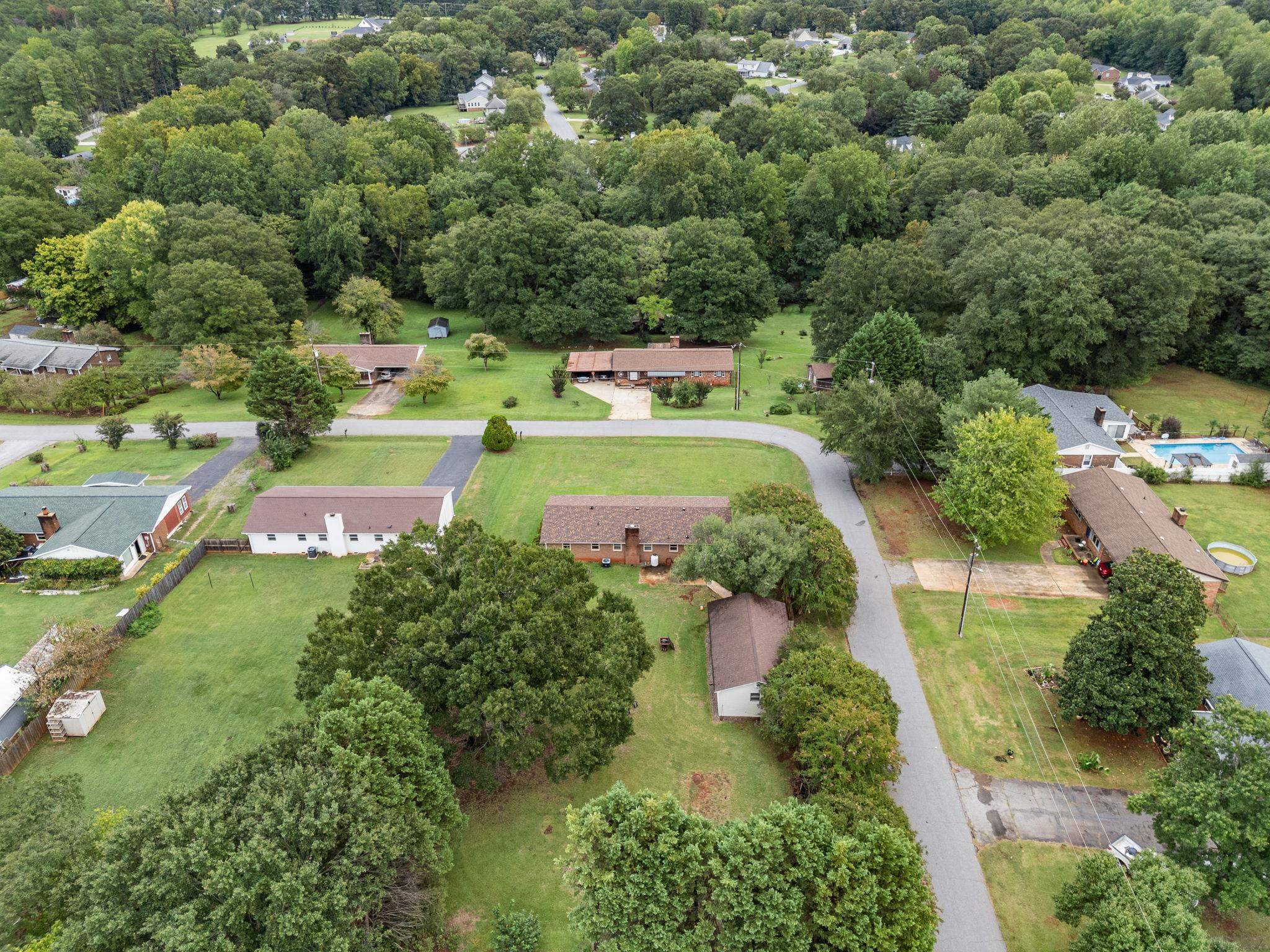 128 Twin Creek Drive Property Photo 38