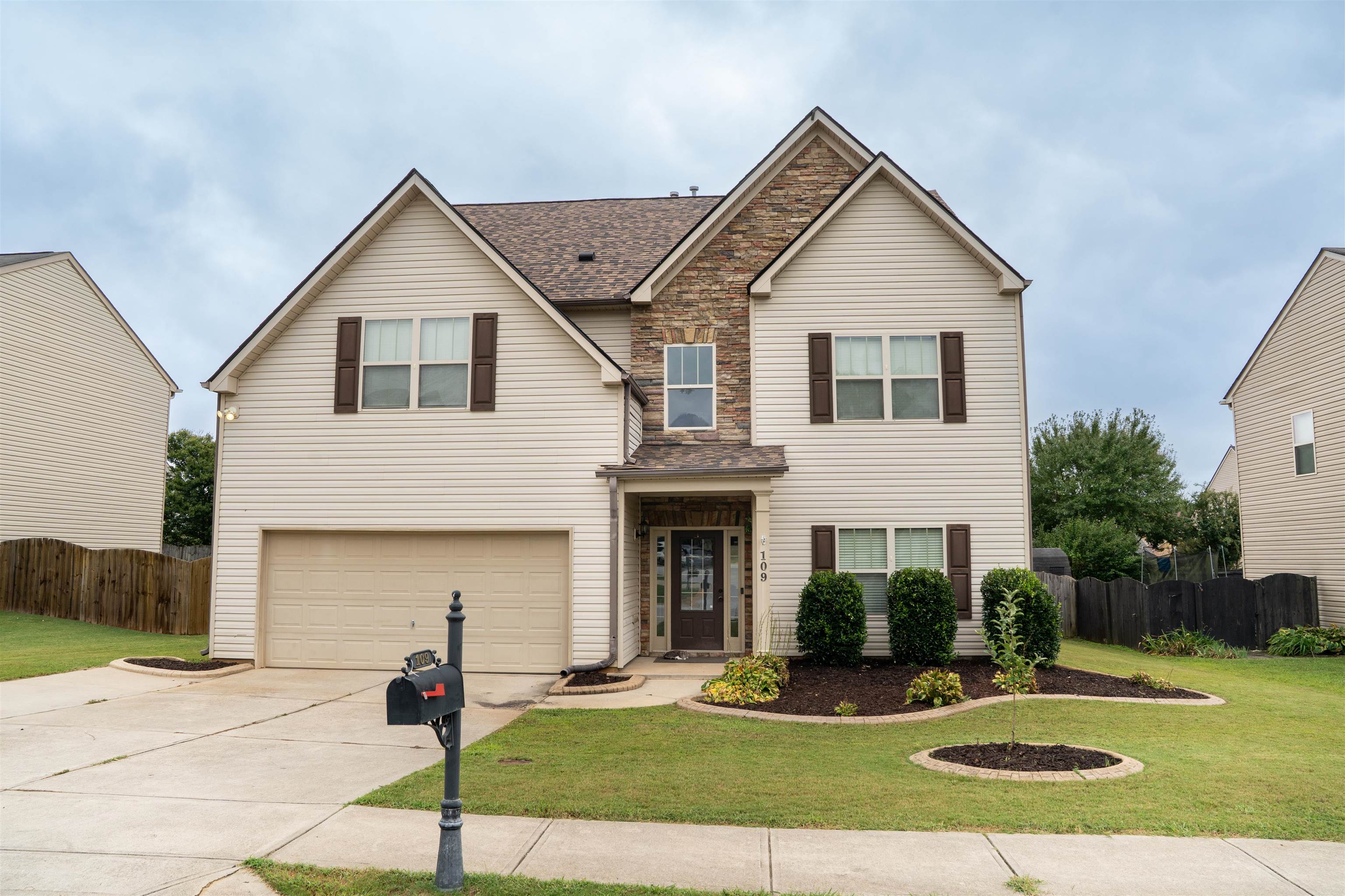 109 Sabin Court Property Photo 1