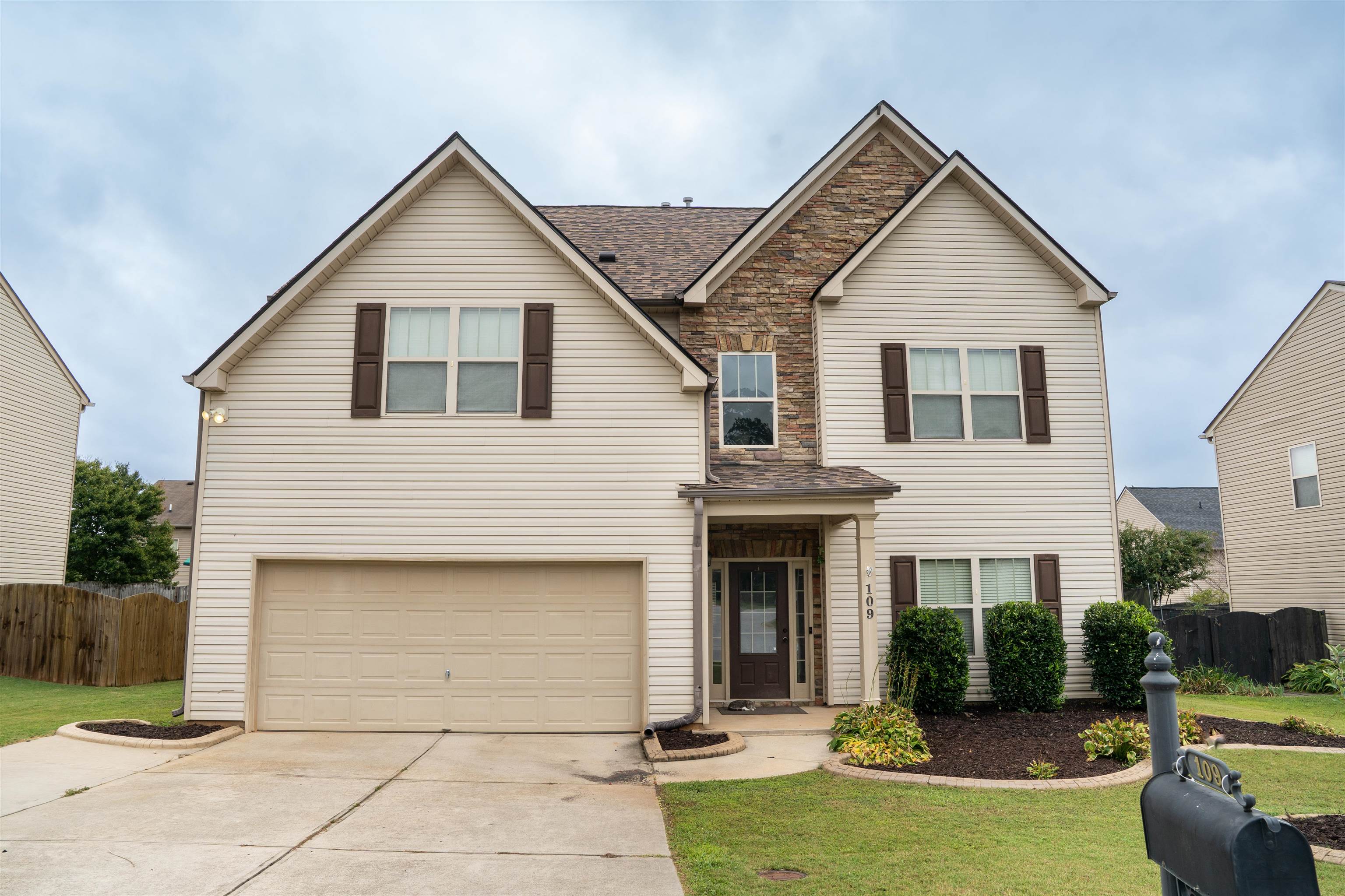 109 Sabin Court Property Photo 2