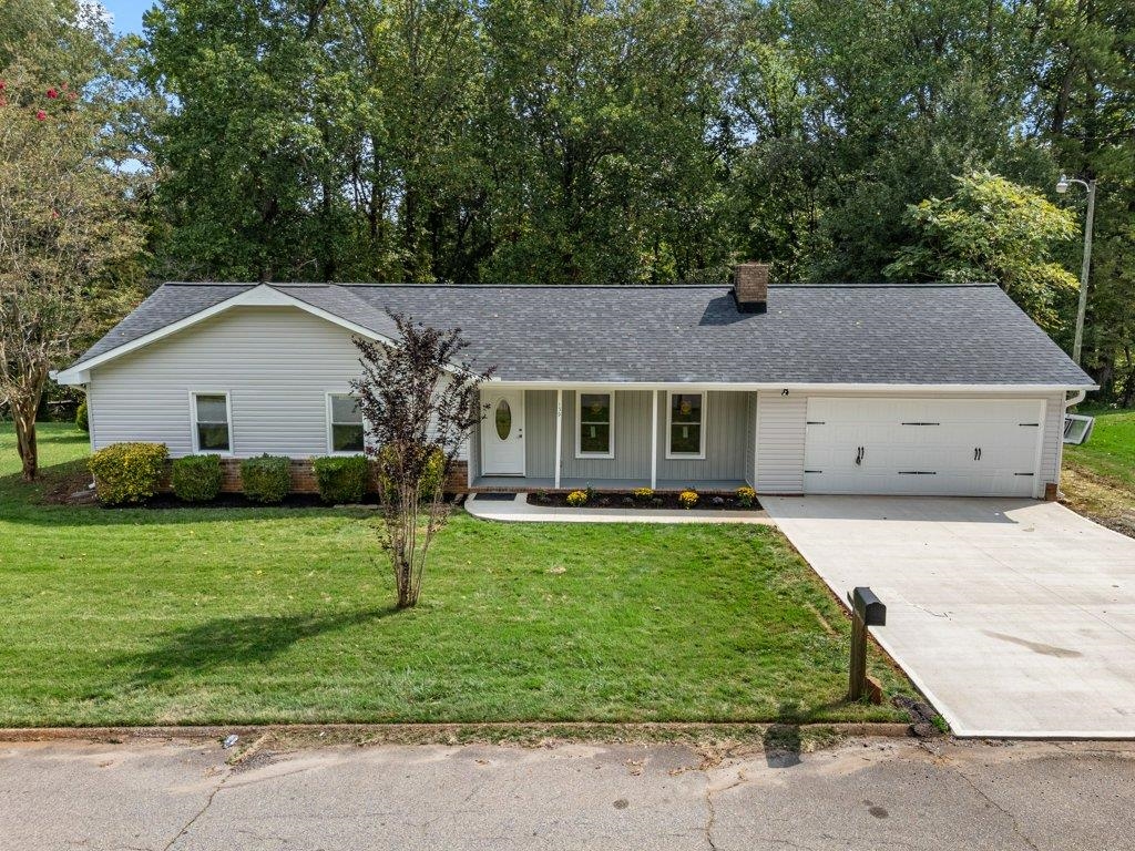 139 Willowood Drive Property Photo 1