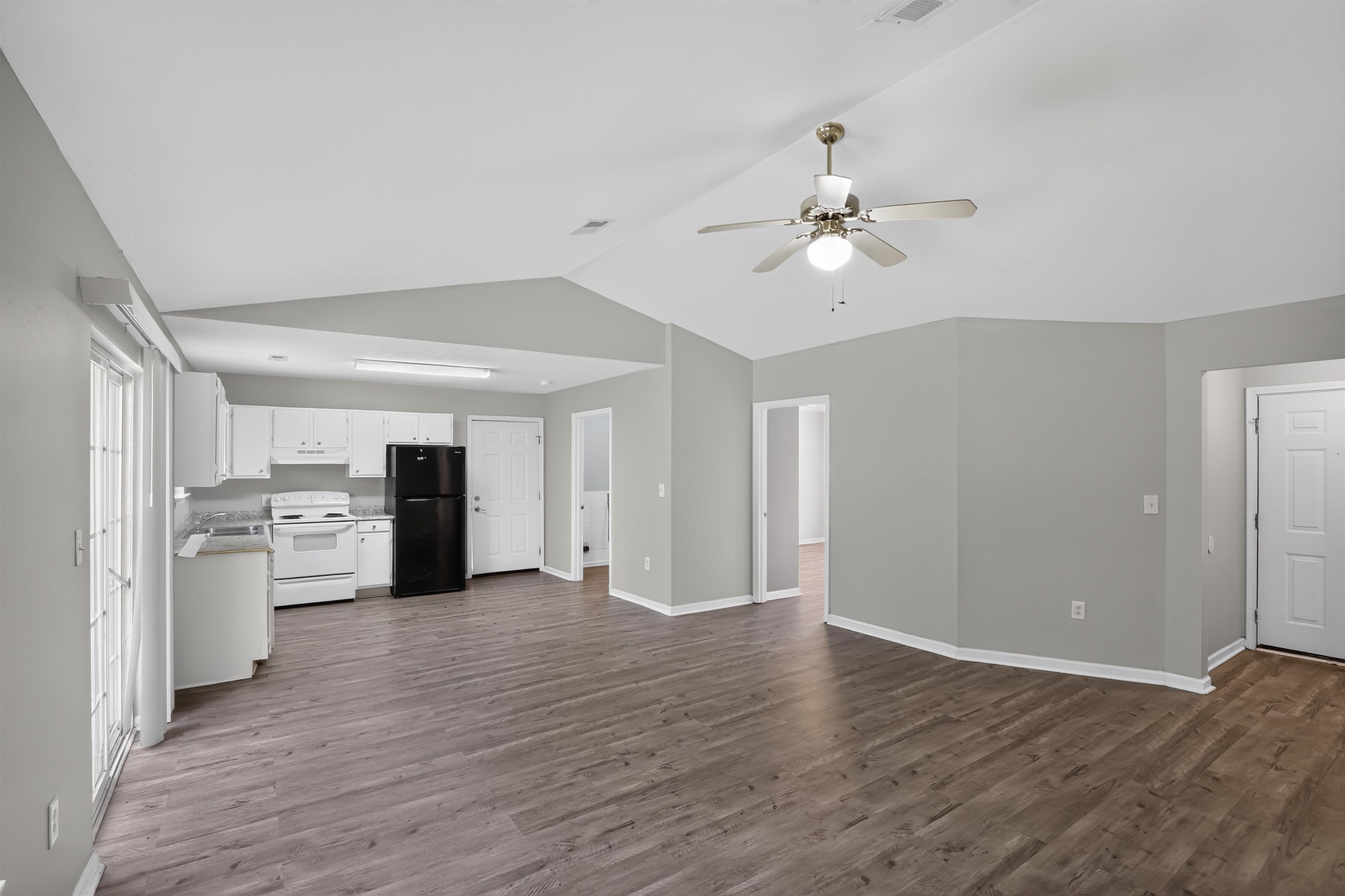 1848 Tamara Way Property Photo 5