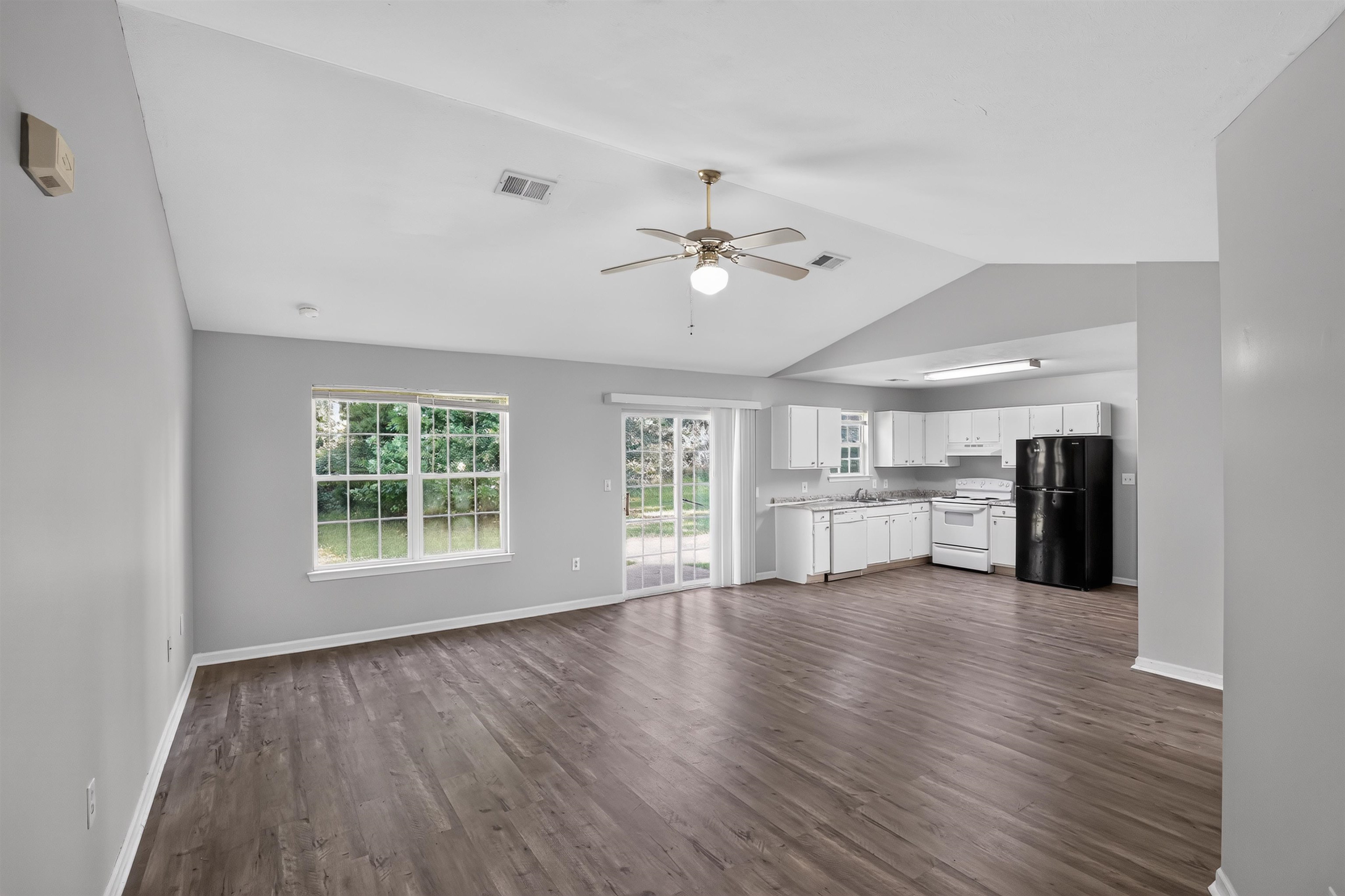 1848 Tamara Way Property Photo 8
