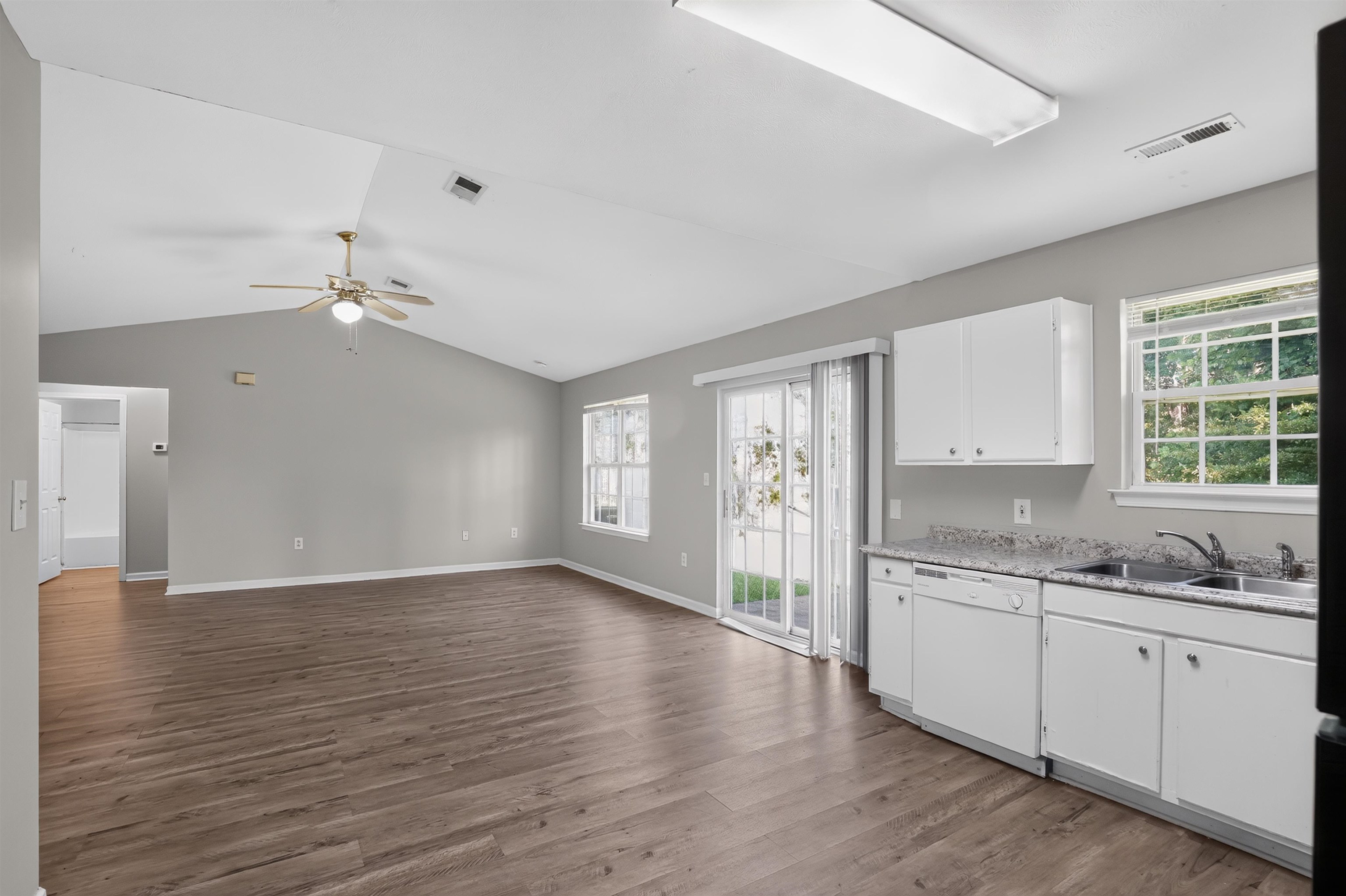 1848 Tamara Way Property Photo 11