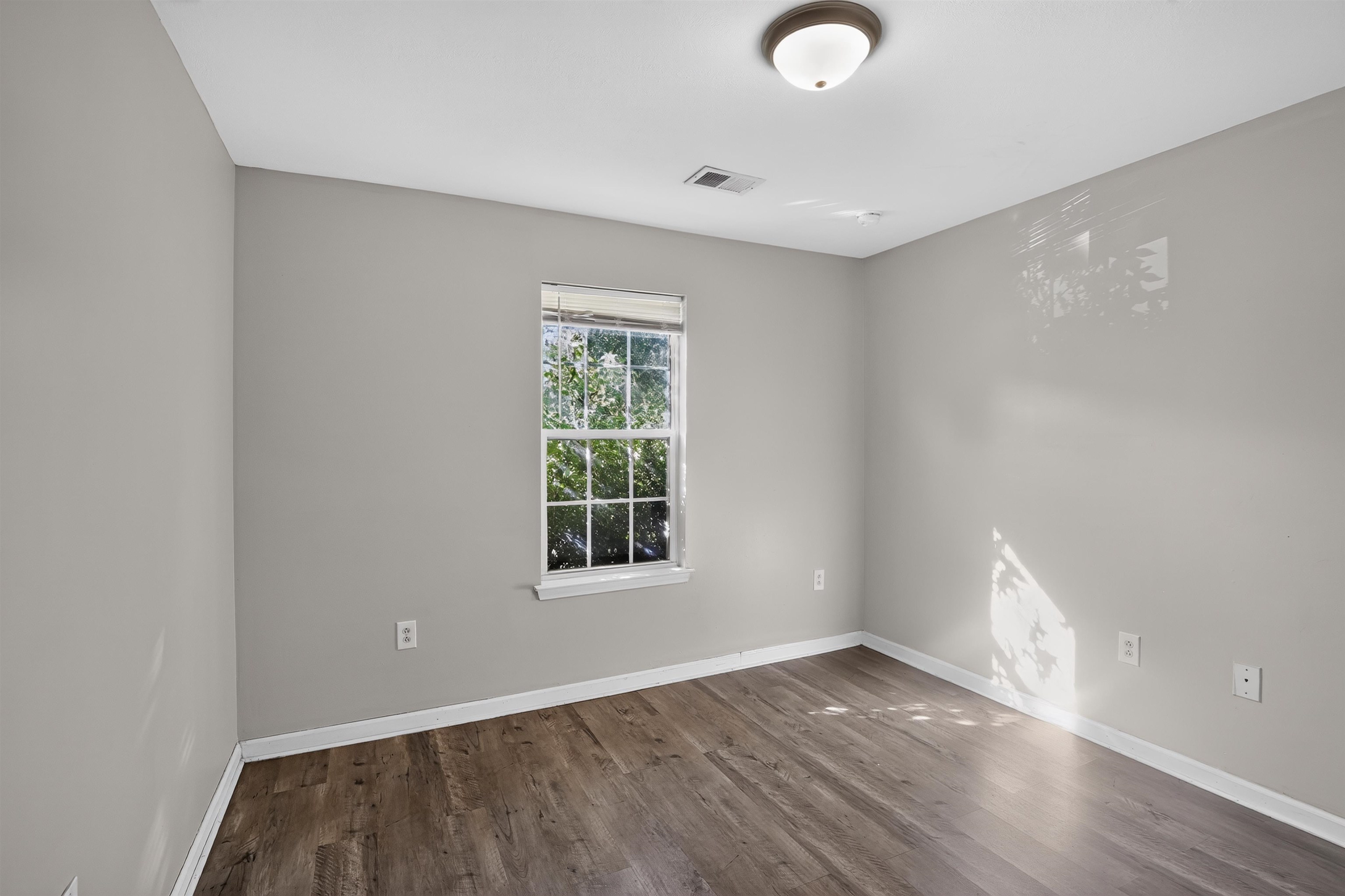 1848 Tamara Way Property Photo 14