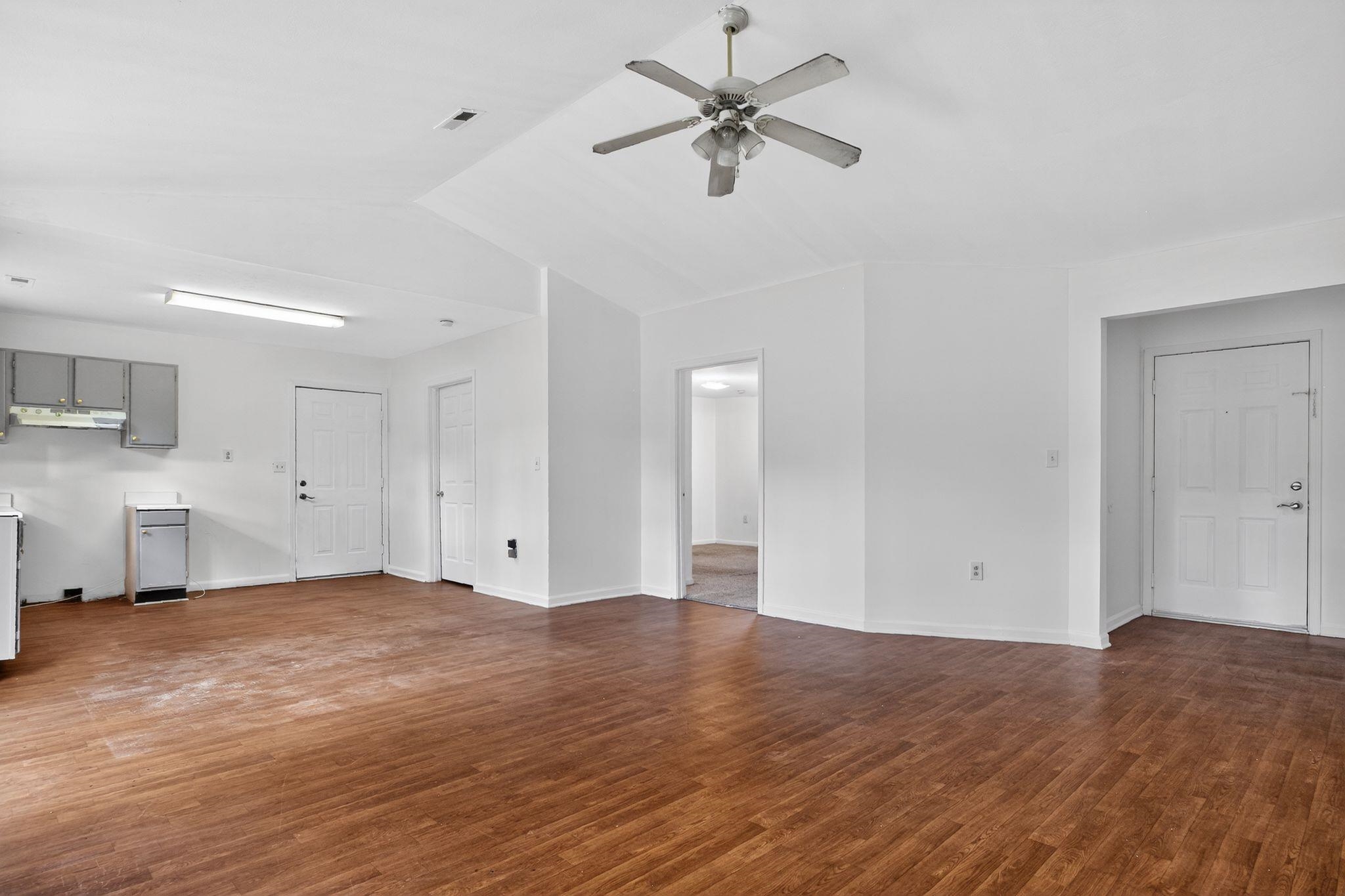 526 Lavendula Street Property Photo 6