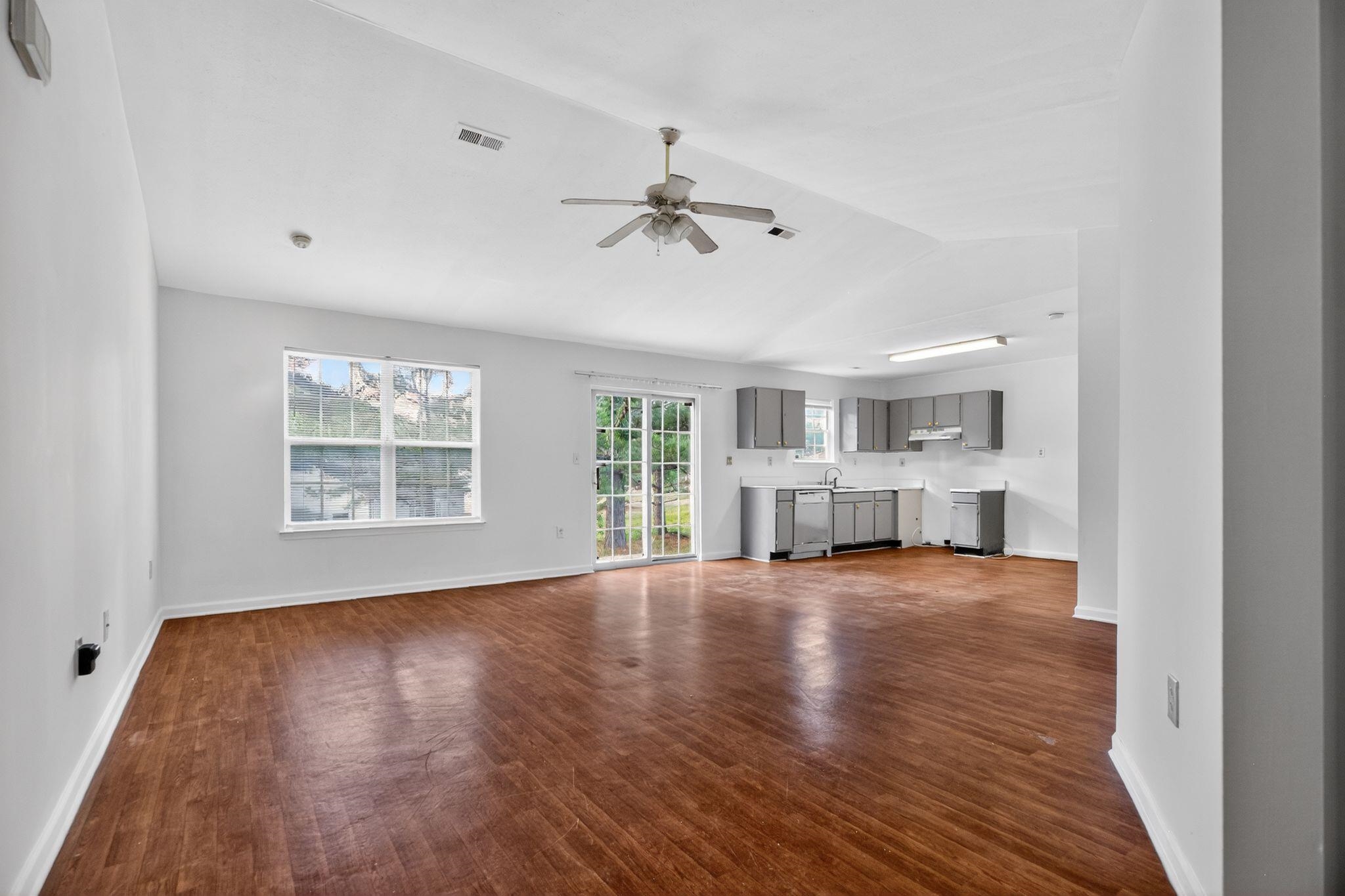 526 Lavendula Street Property Photo 7