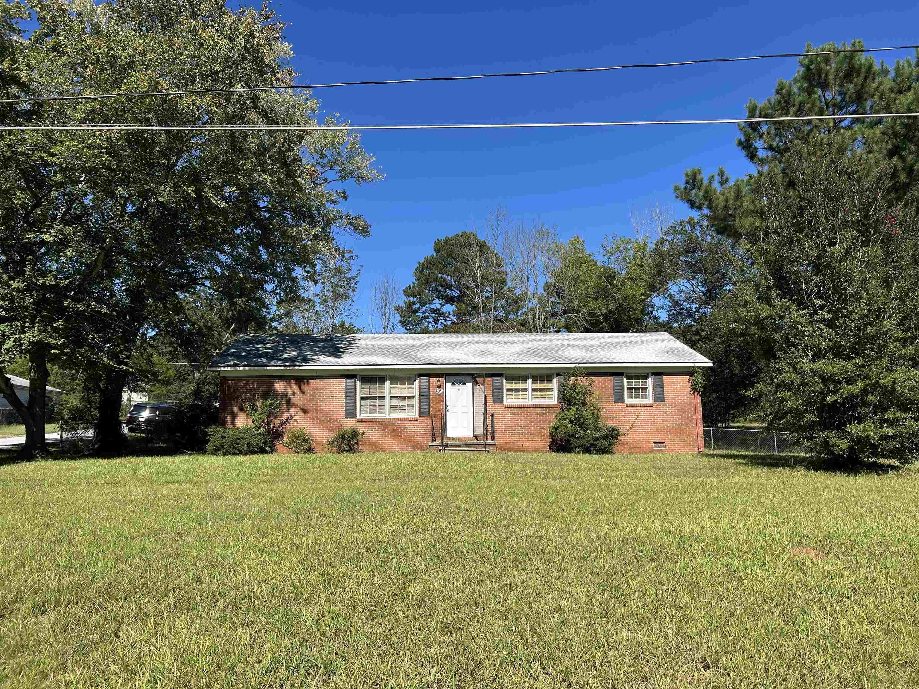 435 Summerland Drive Property Photo 1