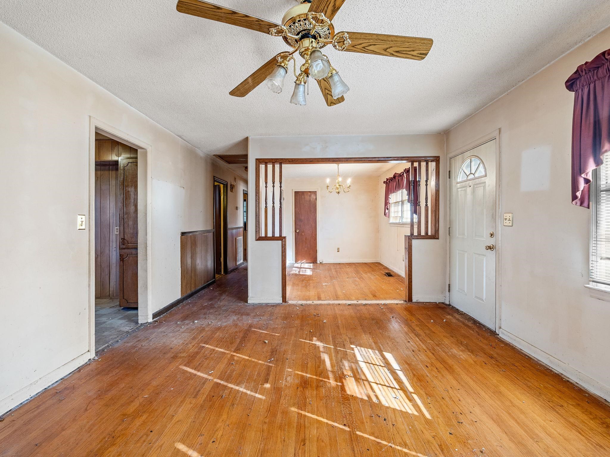 435 Summerland Drive Property Photo 5