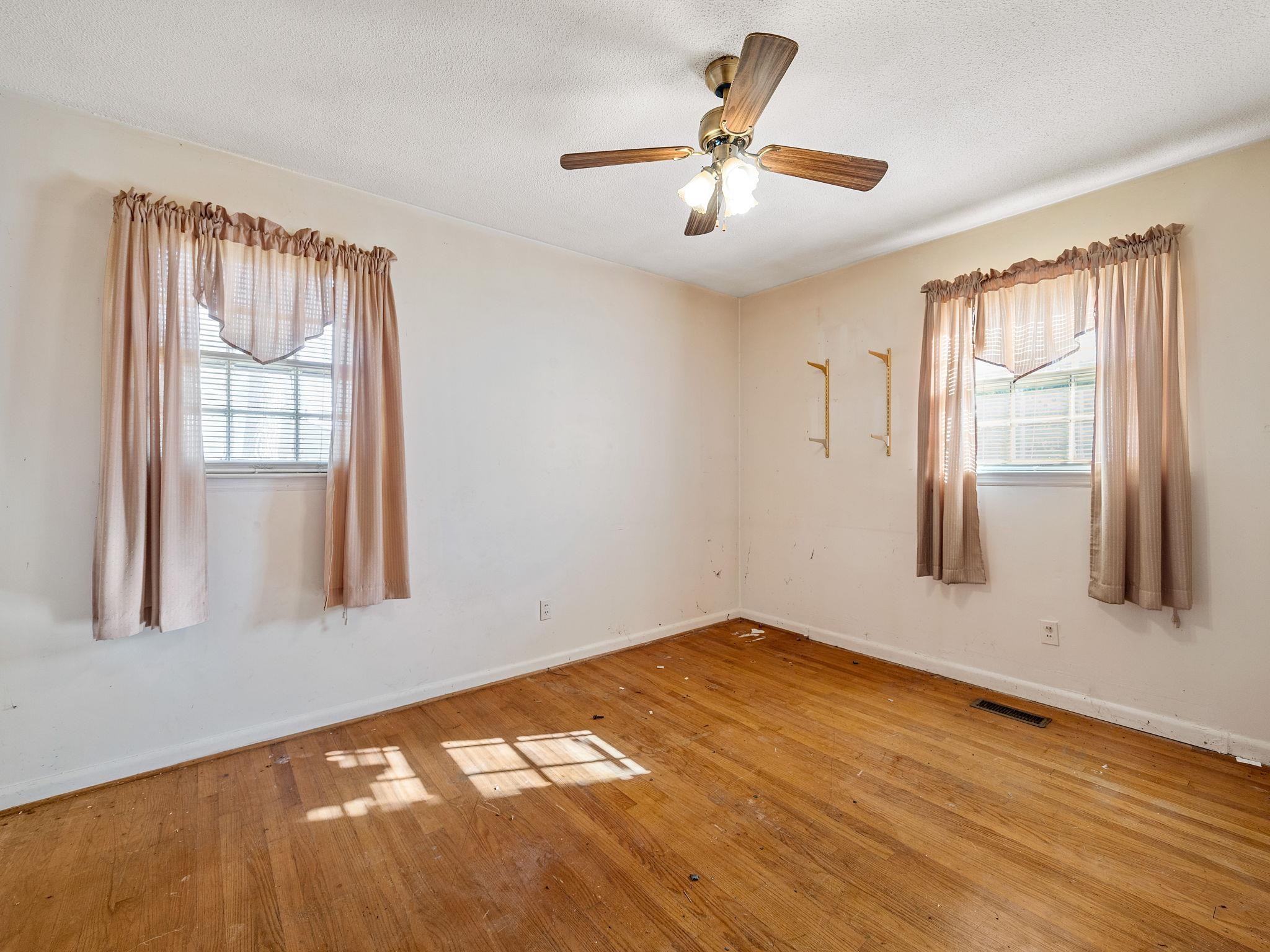 435 Summerland Drive Property Photo 12